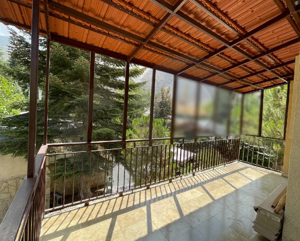 Chalet for Sale in Kfardebian