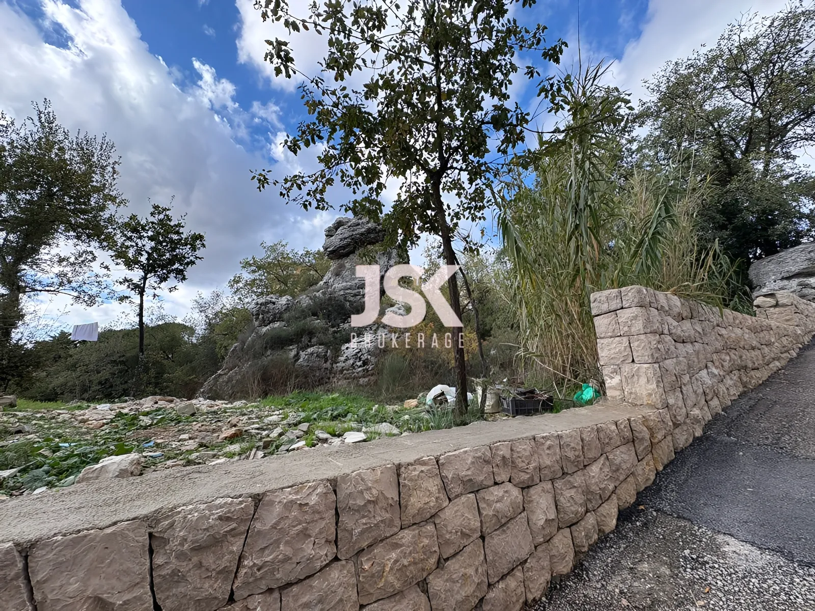 Land for Sale in Rayfoun