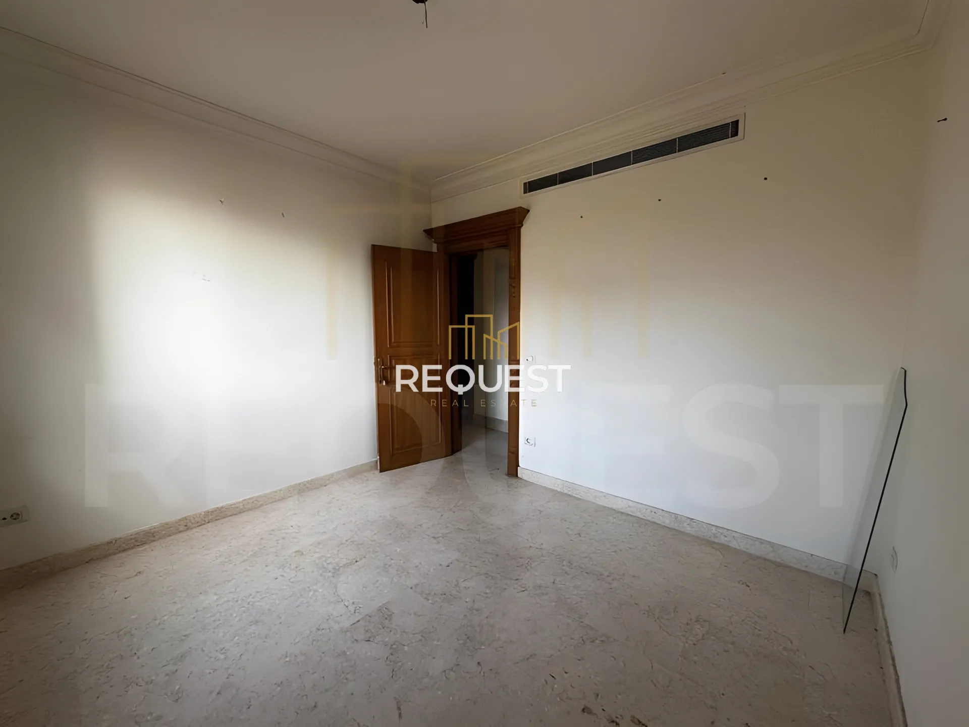 Apartment for rent in Ain el-mreisseh, beirut, lebanon