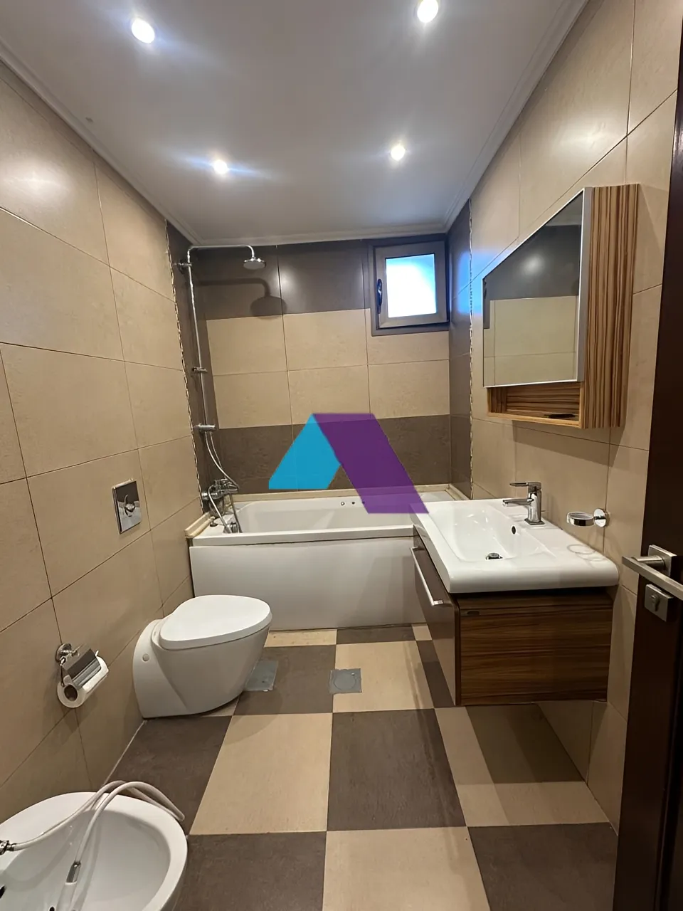 Apartment for rent in Manara - 4 bed, 4 bath