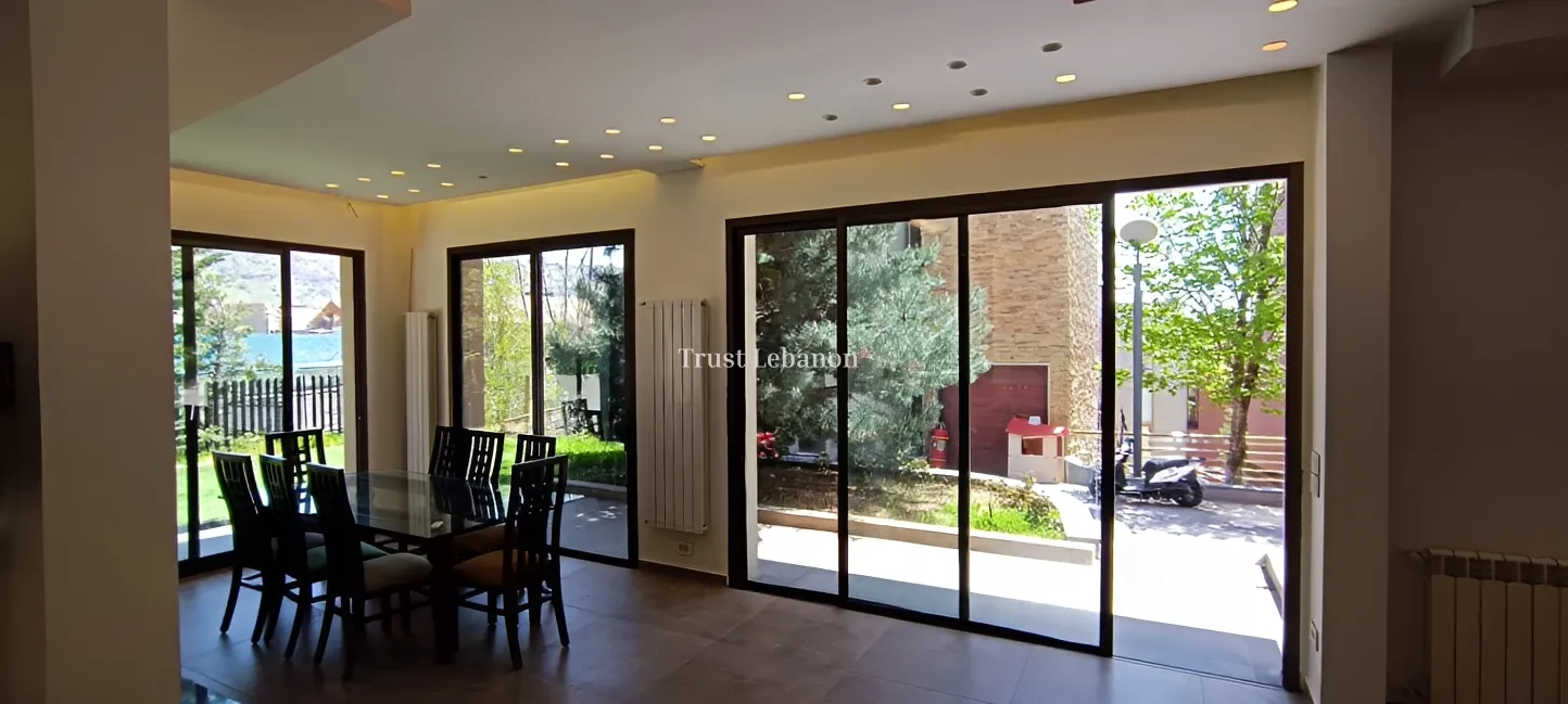 Chalet for rent in Faqra, Lebanon - 4 bed, 5 bath