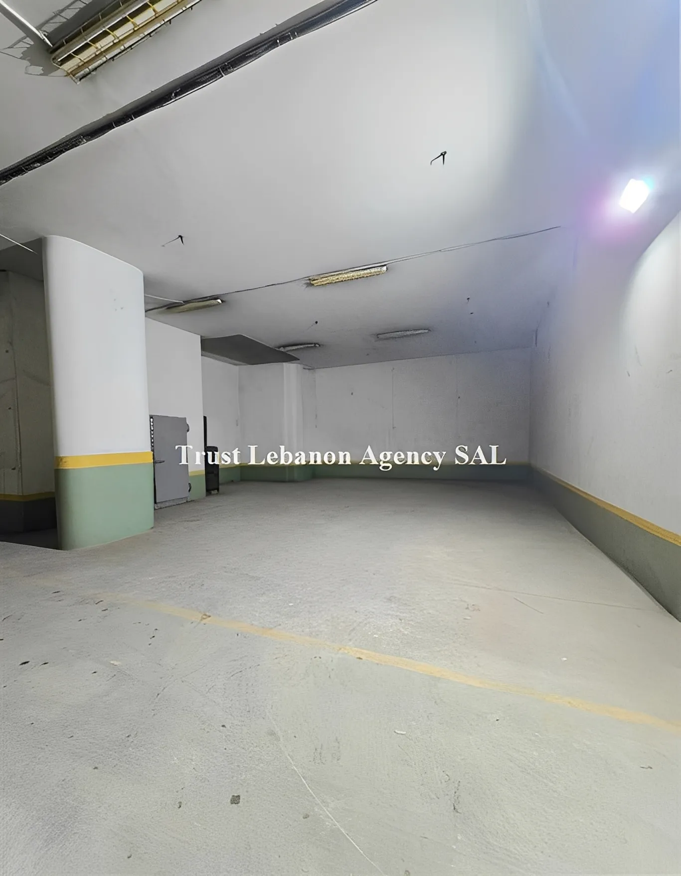 Commercial Property For Rent in Metn, Horsh Tabet