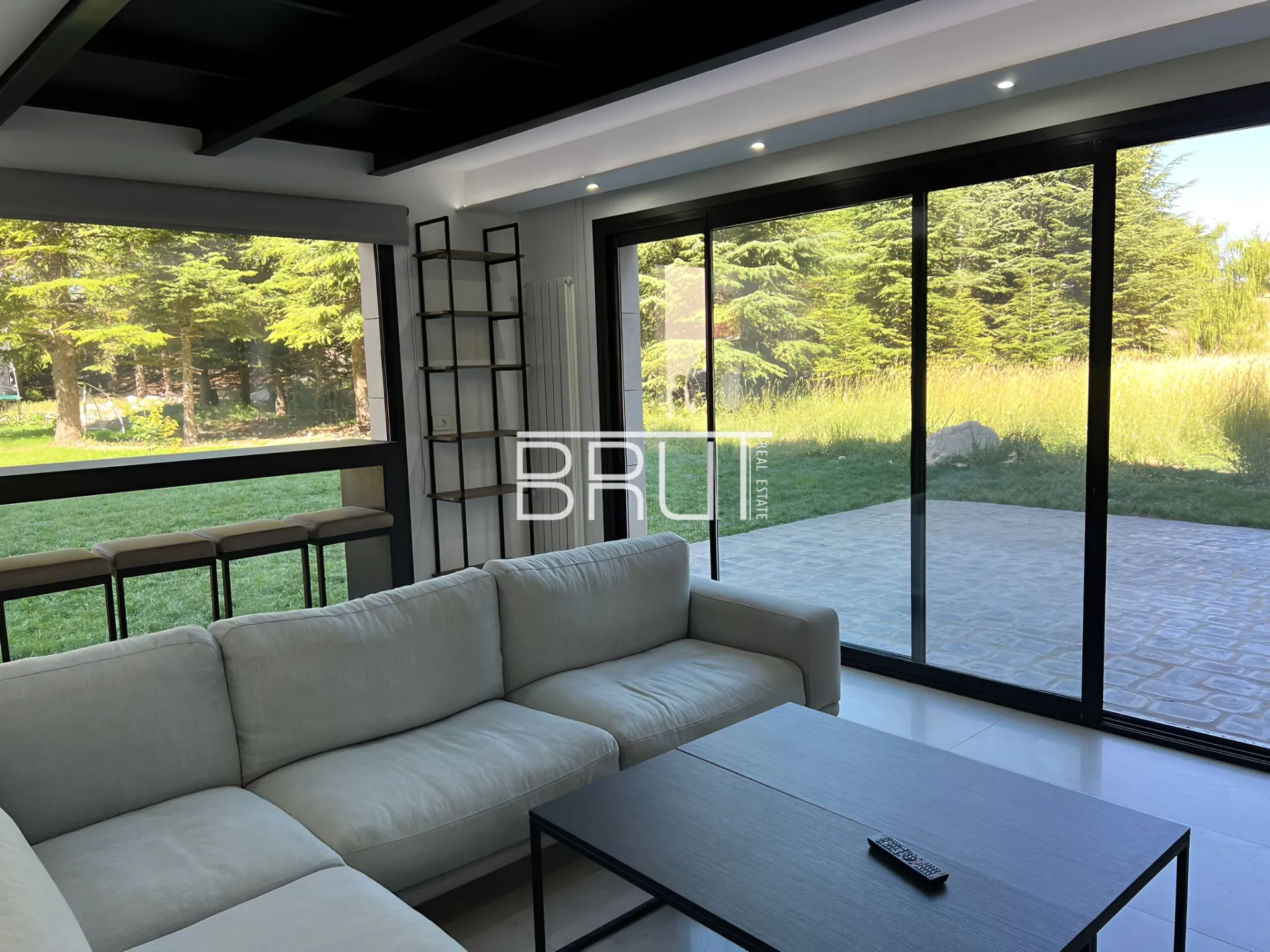 Chalet for Rent in Kfardebian
