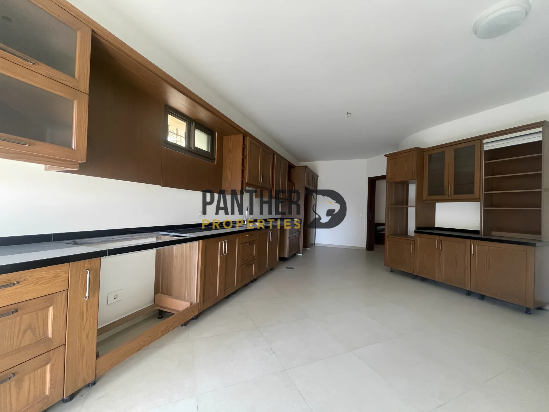 Villa for sale in Adma w dafnah, lebanon - 4 bed, 5.0 bath