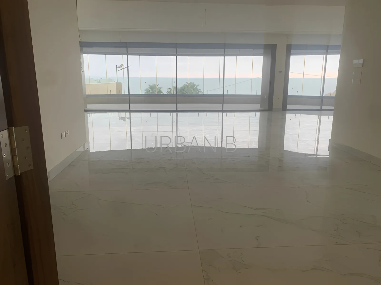 Apartment in Ramlet el baida, beirut, lebanon - 4 bed, 5.0 bath