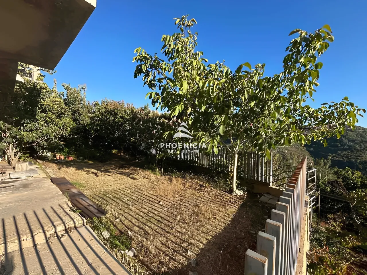 Villa for Sale in Kfardebian