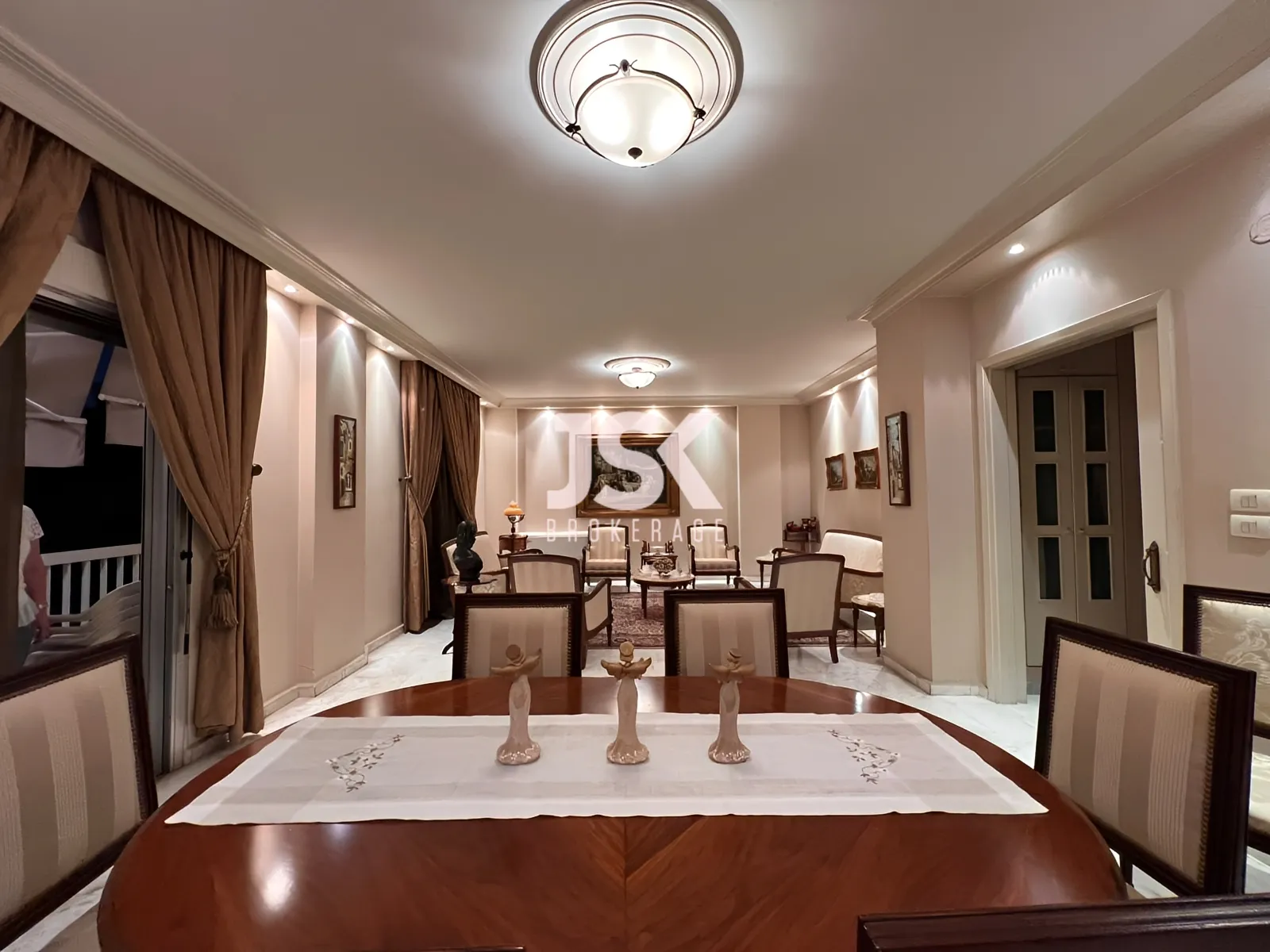 Apartment for Sale in Forn El Chebbak