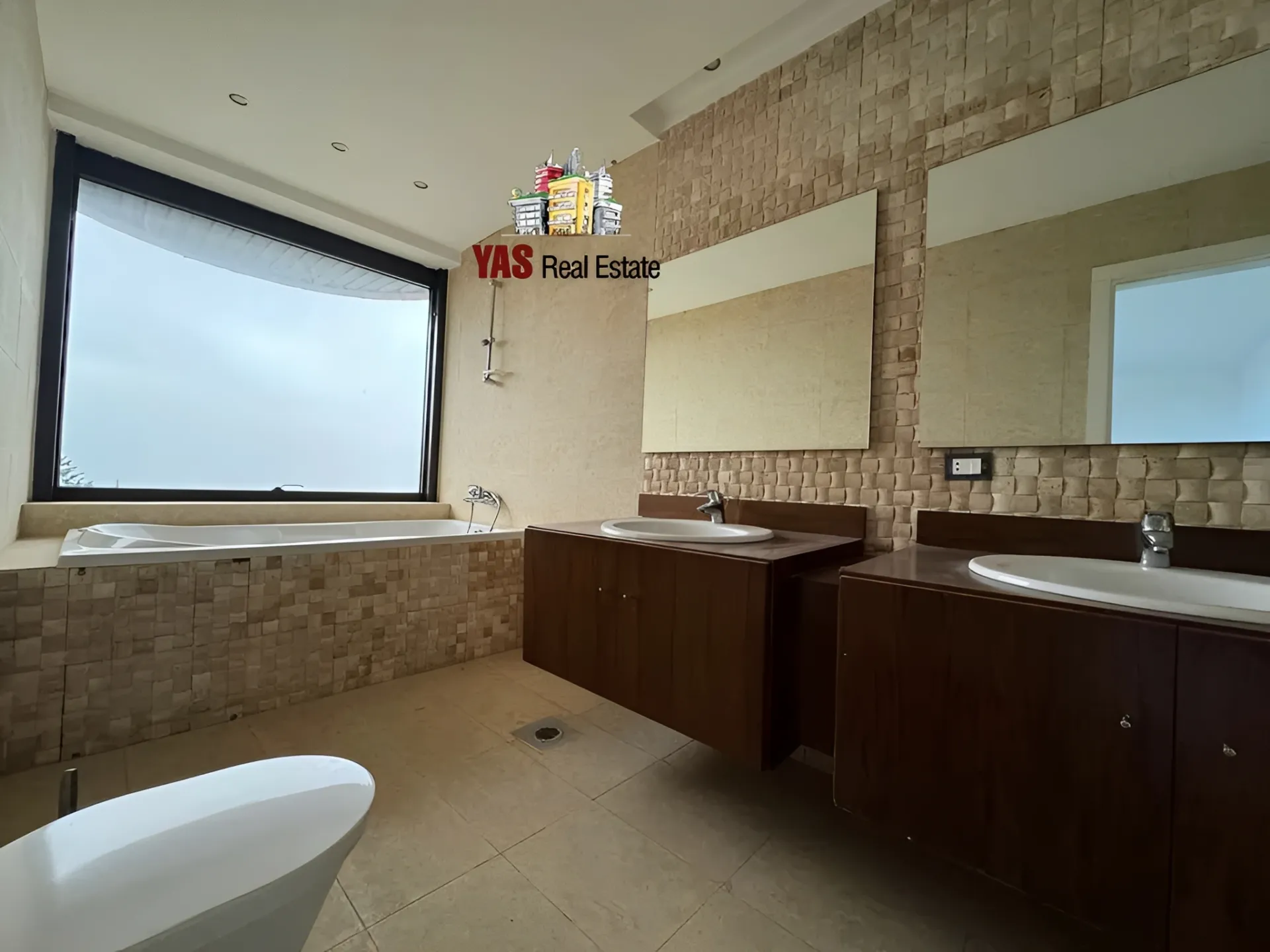 Apartment for Sale in Ballouneh