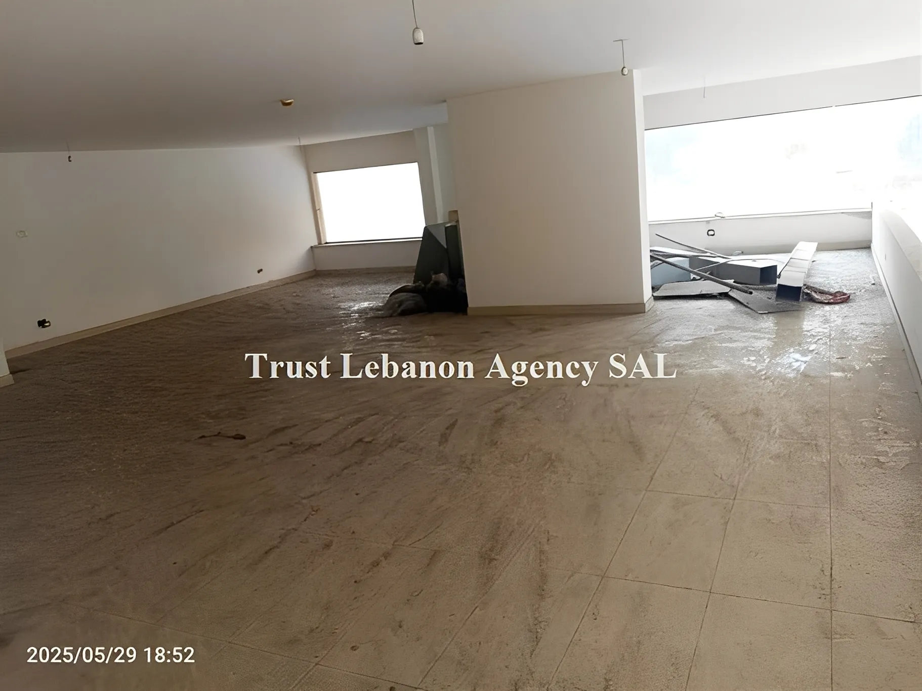 Commercial Property For Rent in Beirut, Ain El Tineh