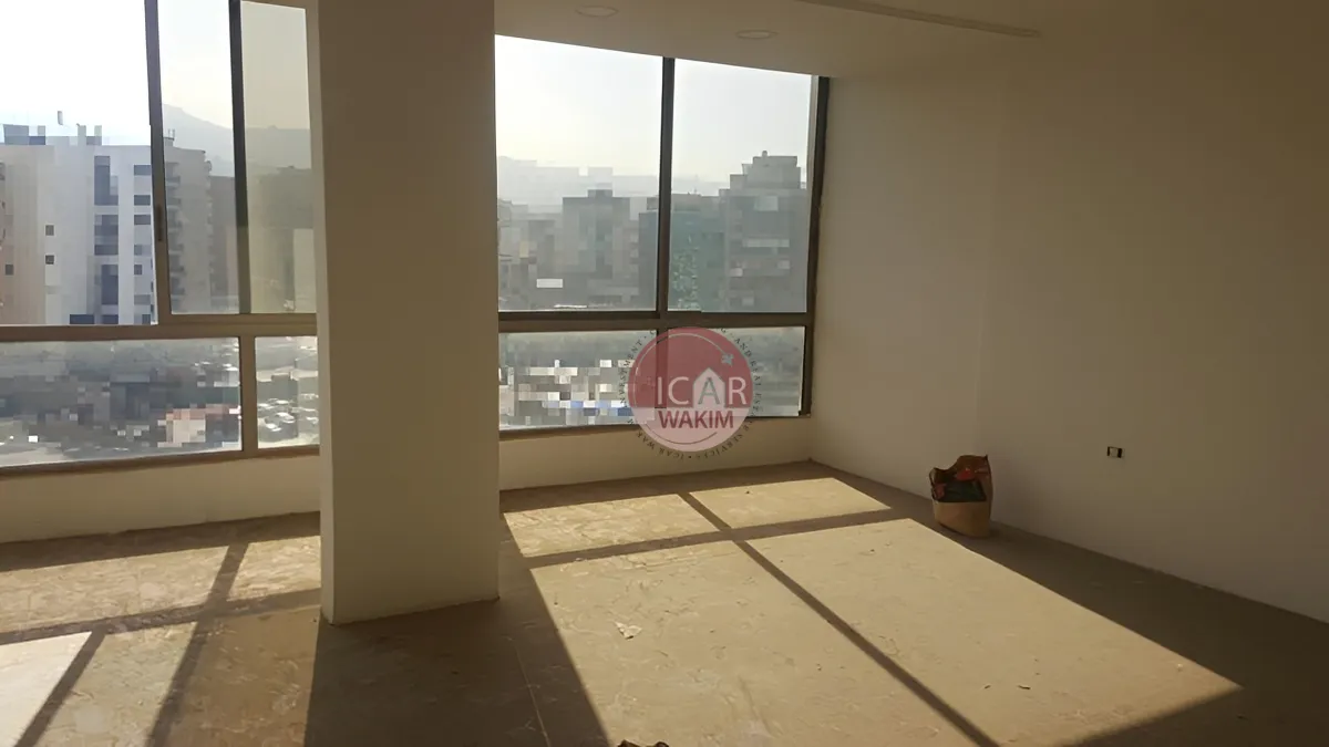 Office for rent in Jdeideh