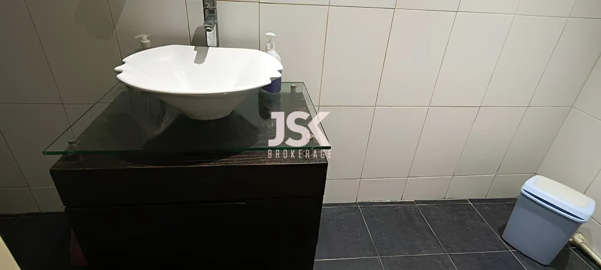 Office for Sale in Jounieh