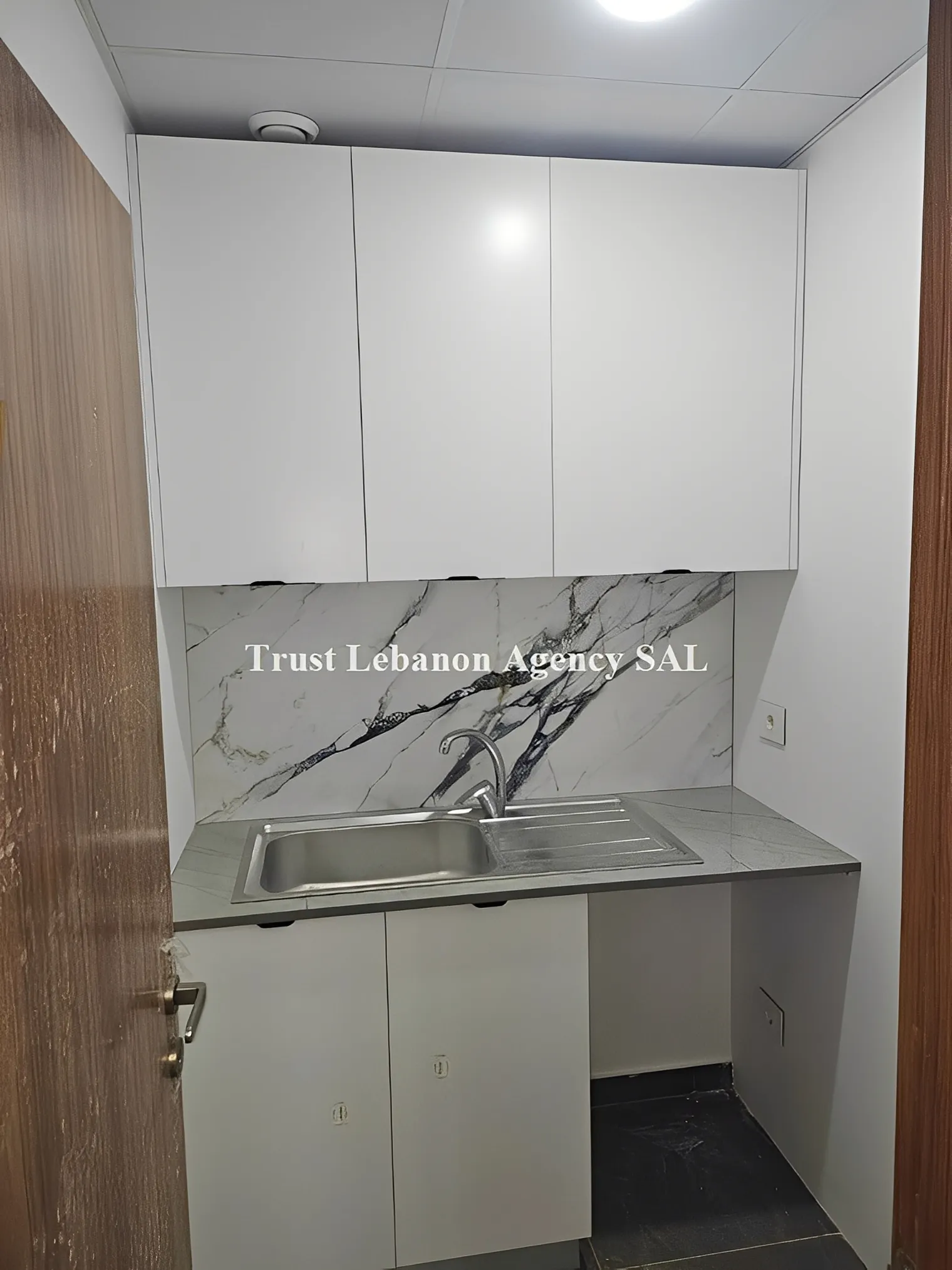 Office for rent in Keserwan, Adonis