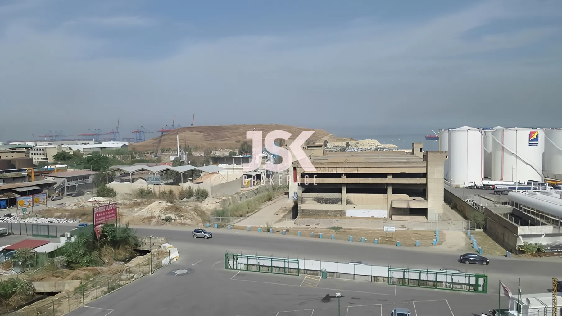 Office for Sale in Daoura