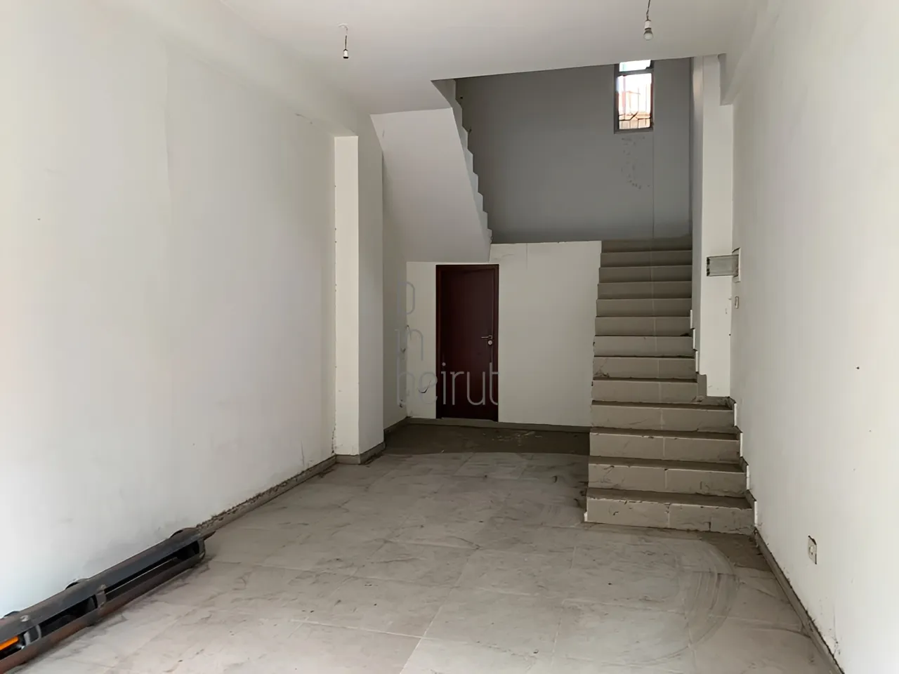 Shop for rent in Saint Nicolas