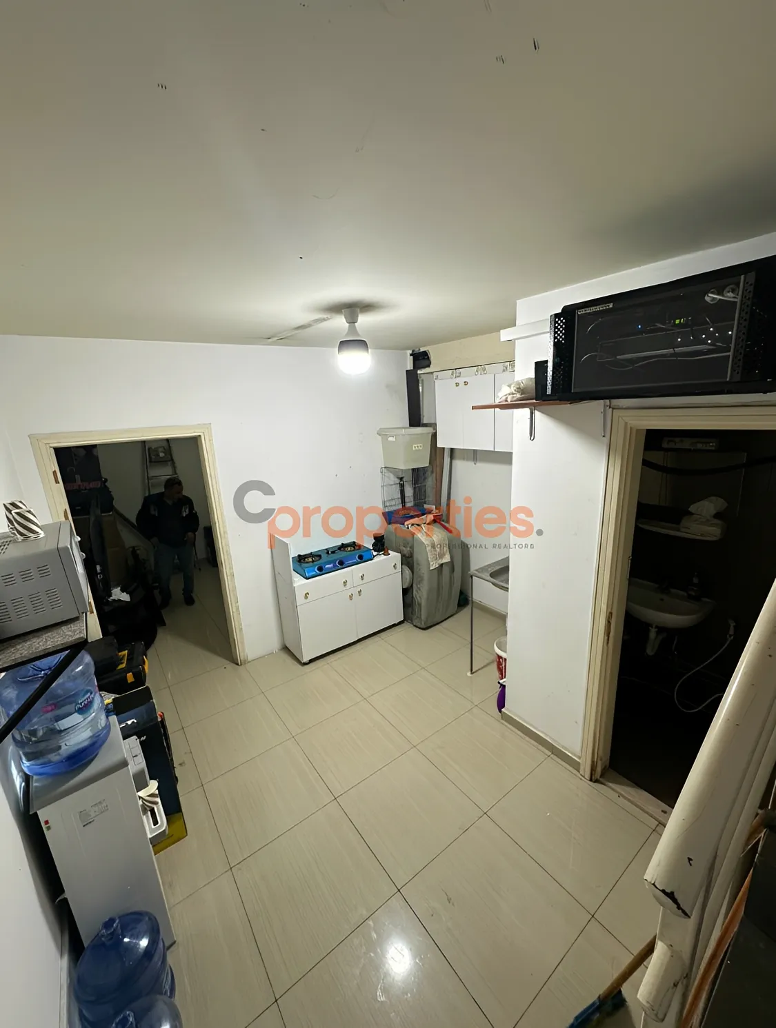 Shop for Rent in Ghazir