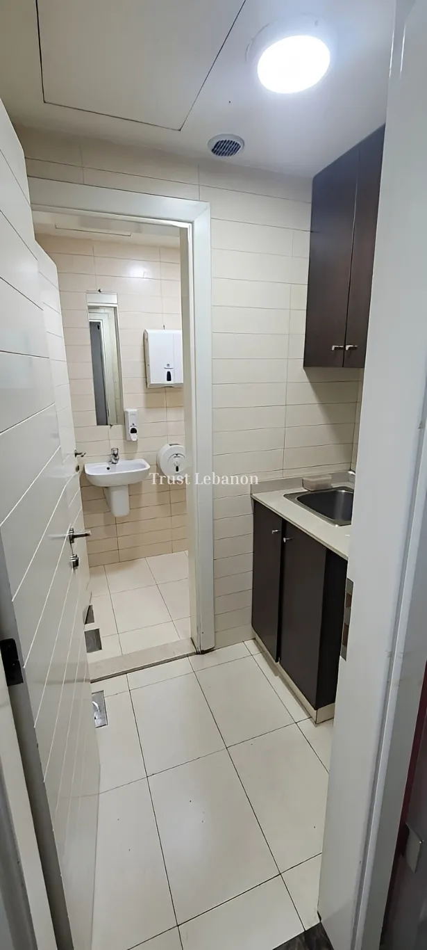 Commercial Commercial for rent in Bourj Hammoud, Lebanon
