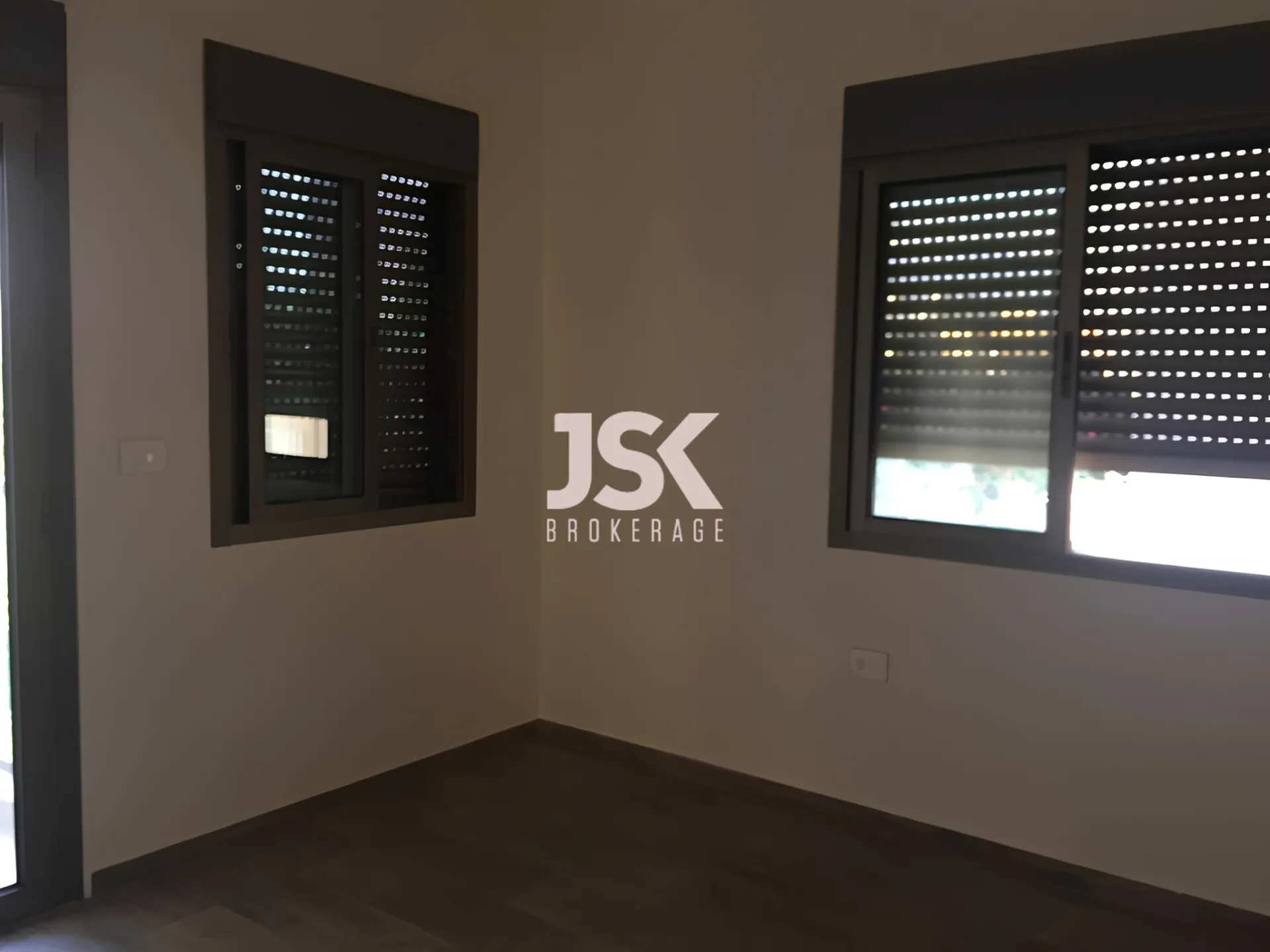 Apartment for Sale in Blat - 1 bed, 3 bath