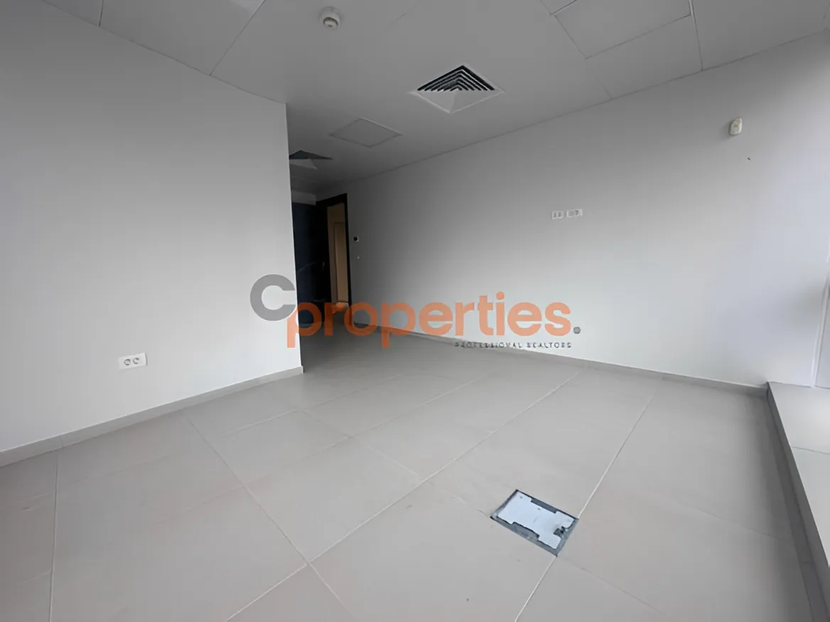 Office for rent in Ramleh Al Bayda, Beirut, Lebanon