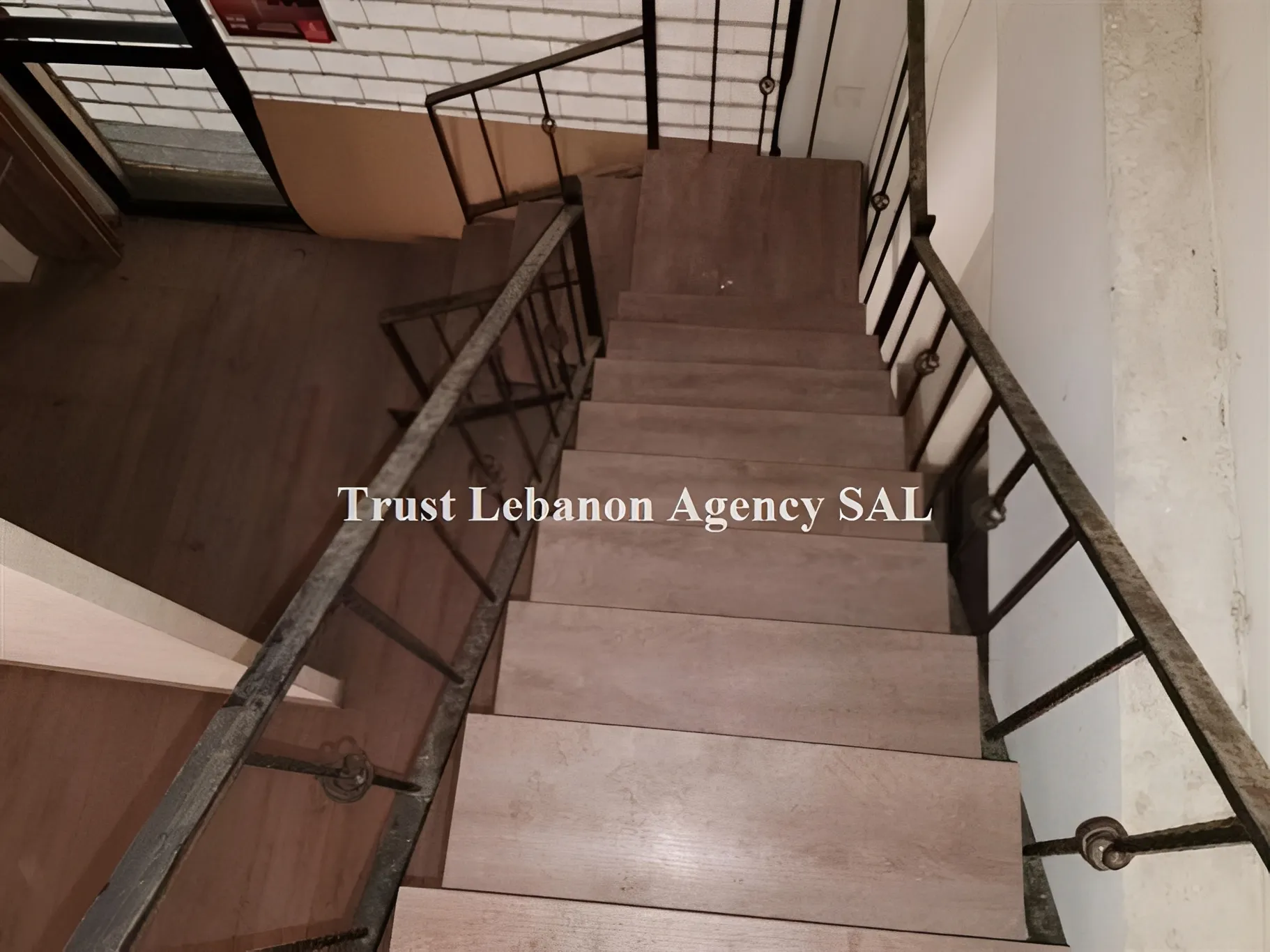 Shop for rent in Beirut, Sanayeh