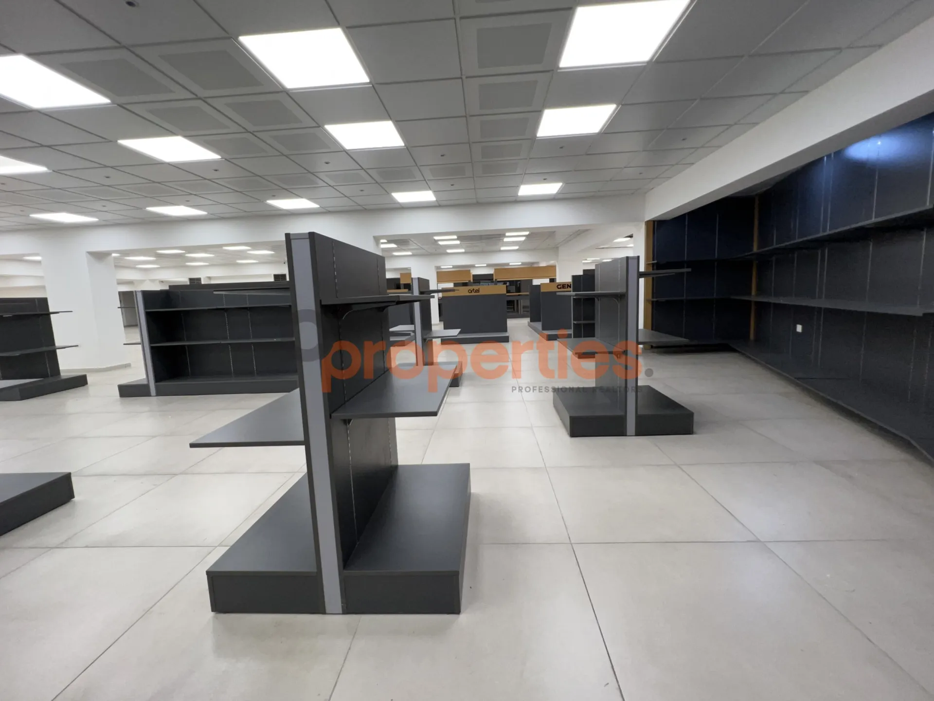 Showroom for Rent in Daoura
