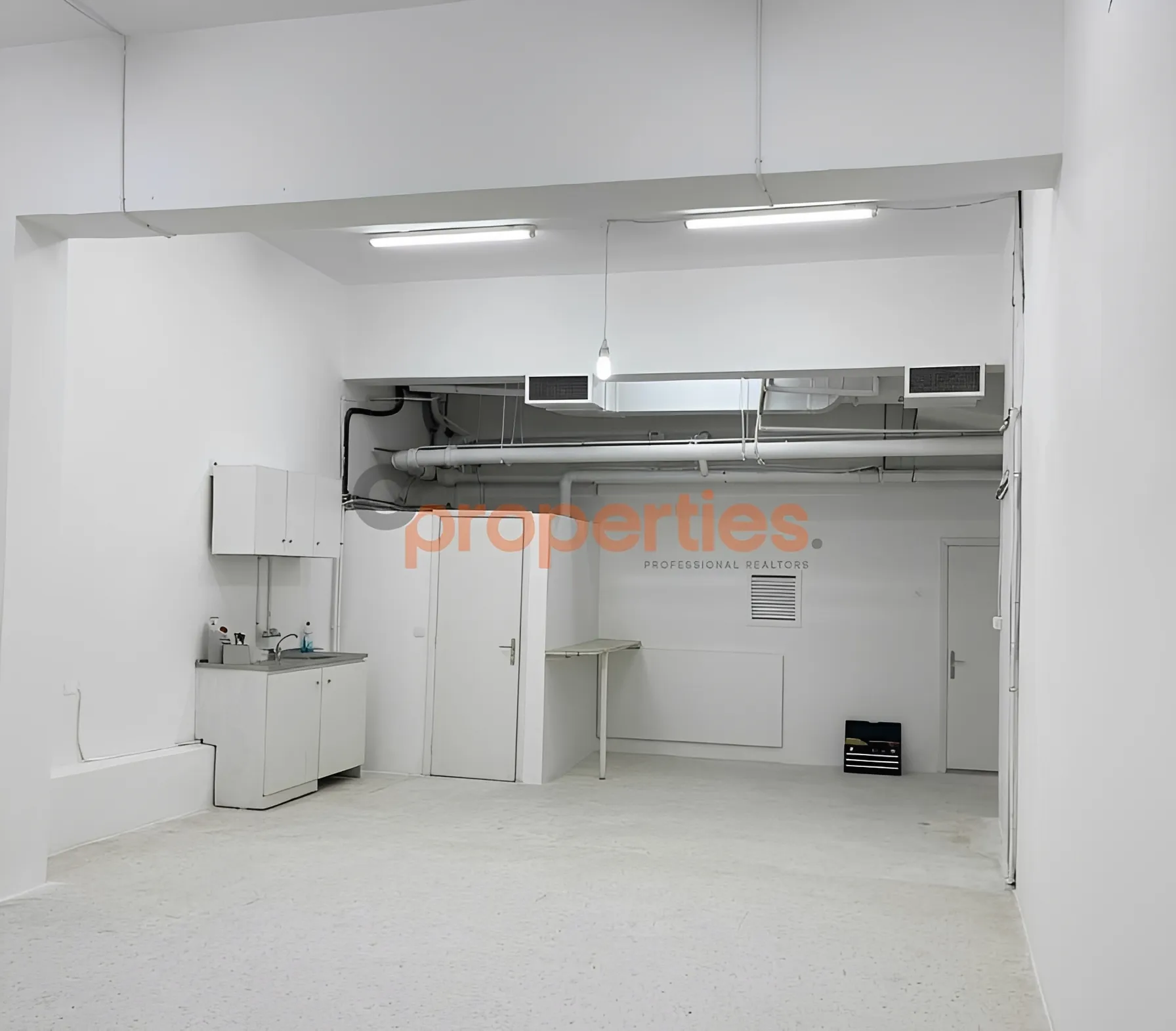 Warehouse for Sale in Achrafieh