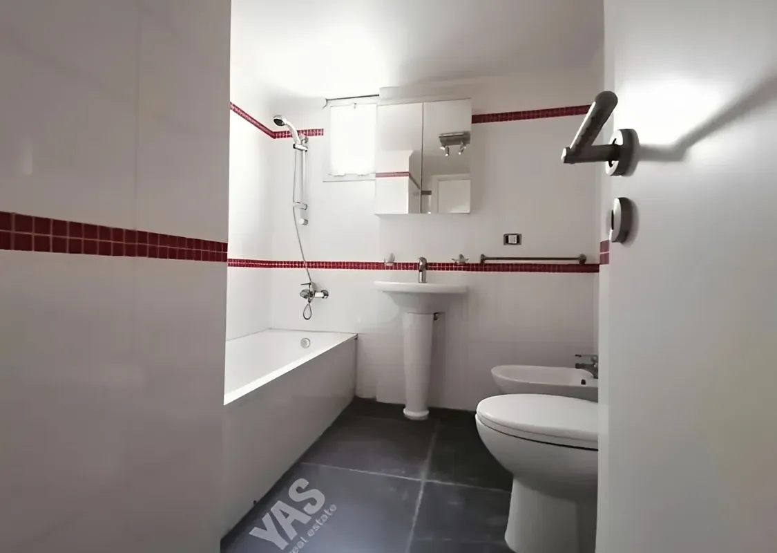 Apartment for Sale in Adonis - 4 bed, 3 bath