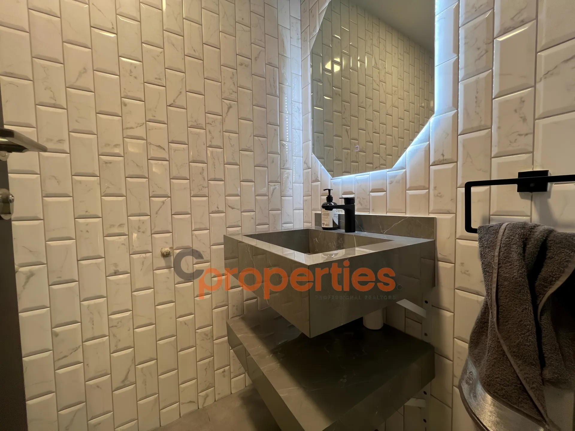 Apartment for sale in Hazmieh, Lebanon - 3 bed, 3 bath