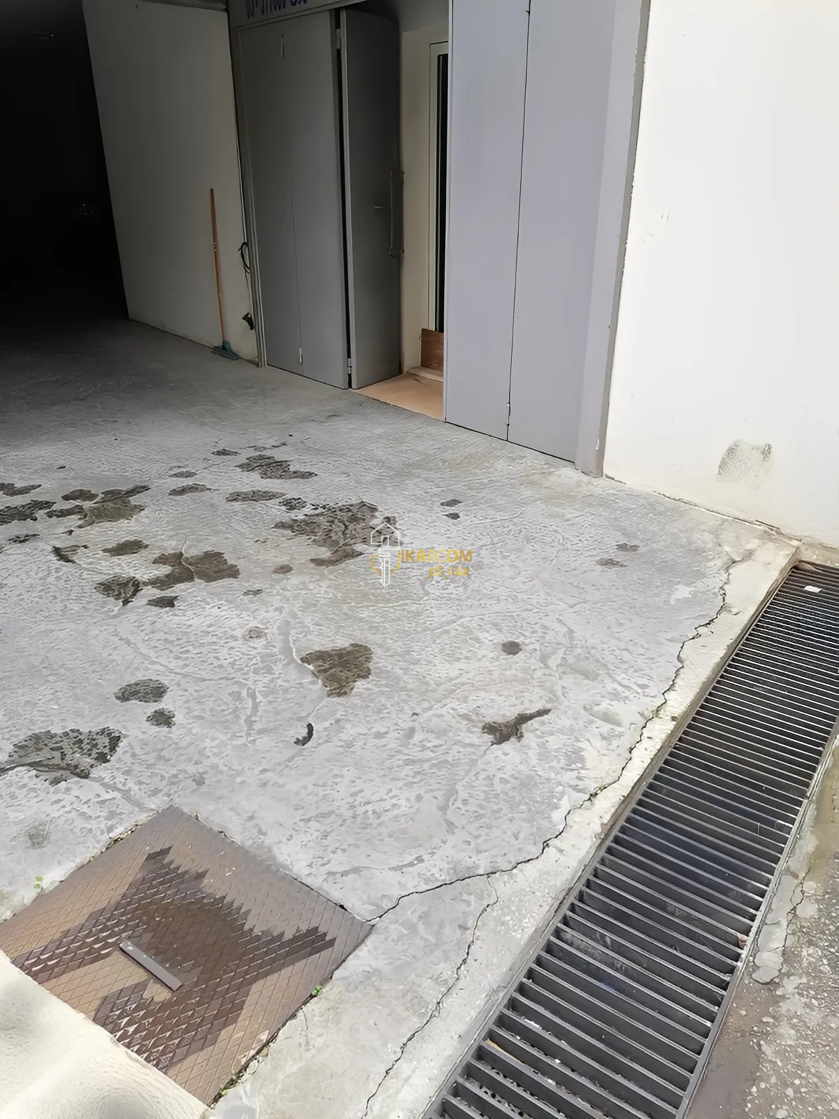 Warehouse for sale in Zouk Mikael