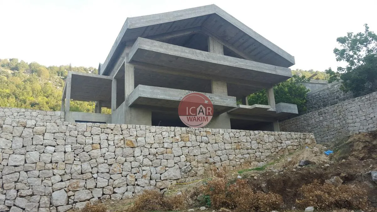 Villa for Sale in Chahtoul