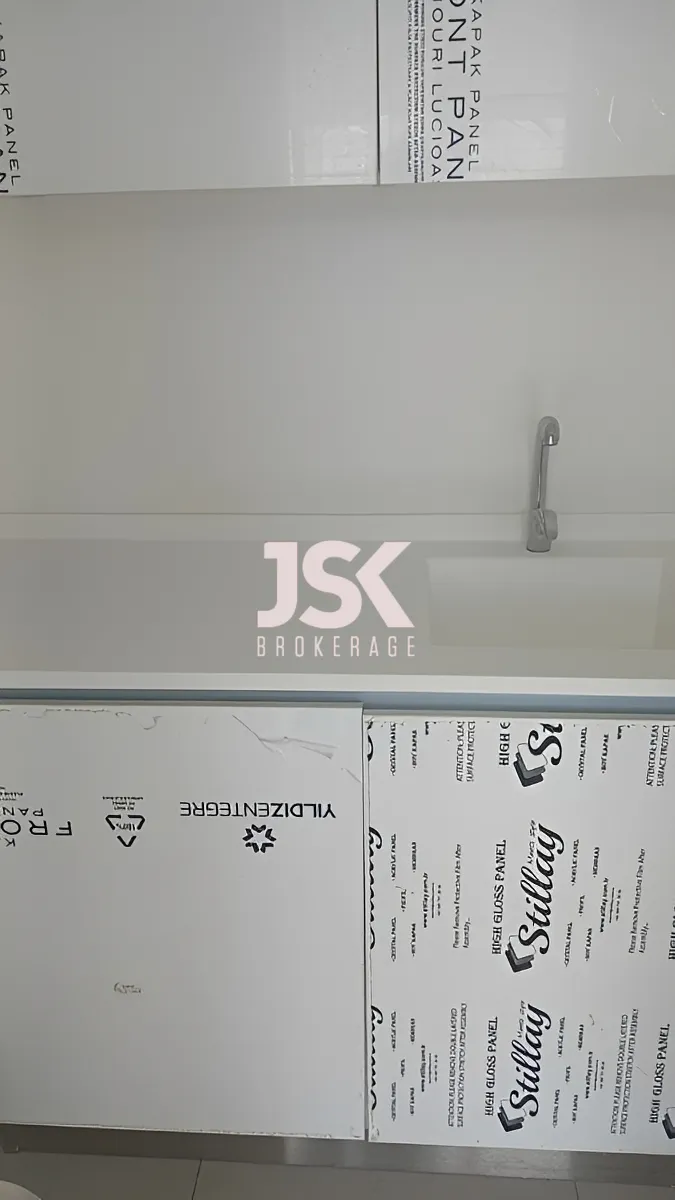 Office for rent in Dekwaneh