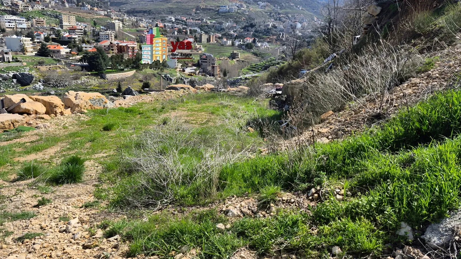 Land for Rent in Mazraat Kfardebian