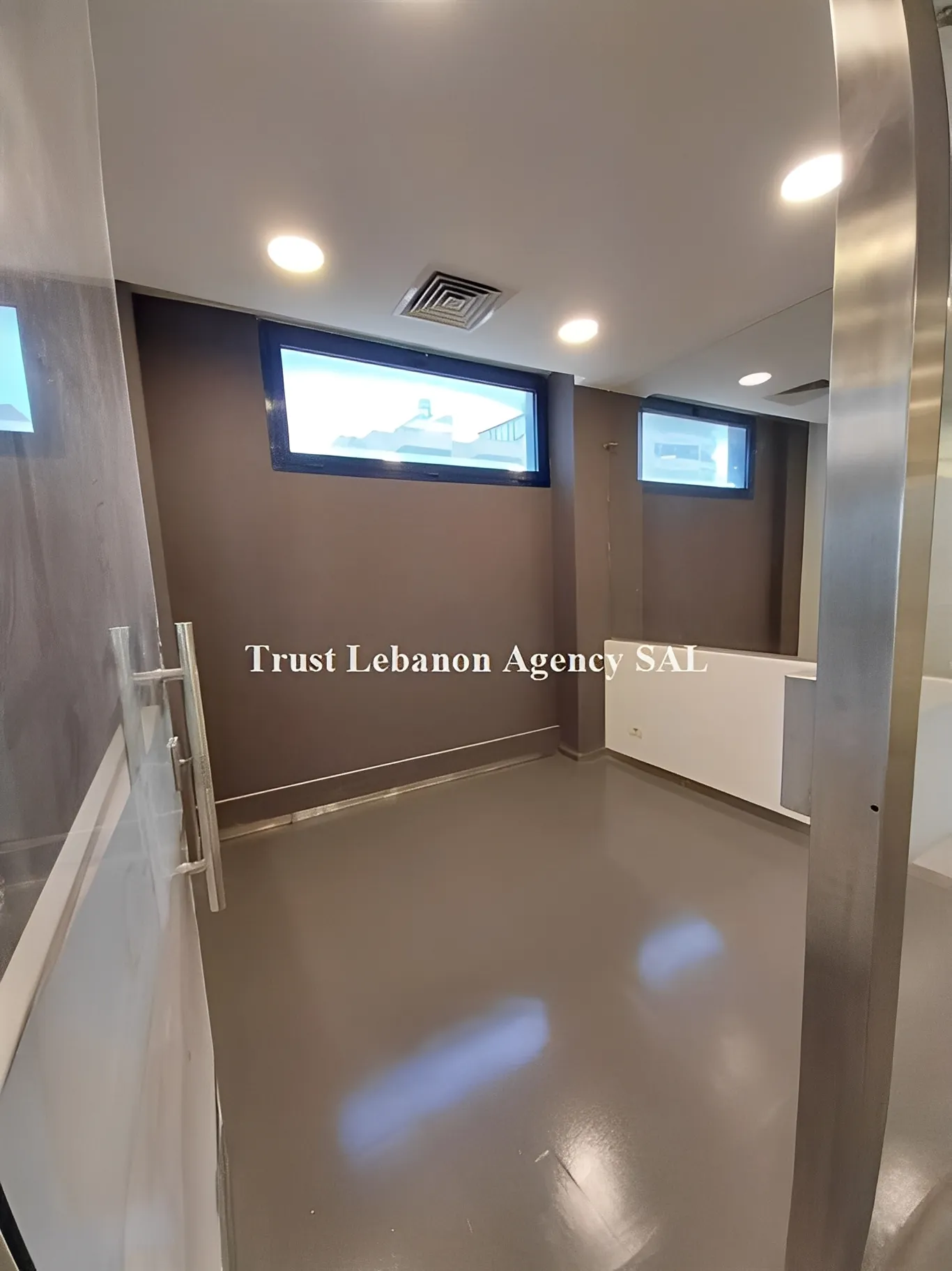 Office for rent in Baabda, Furn Al Chebak