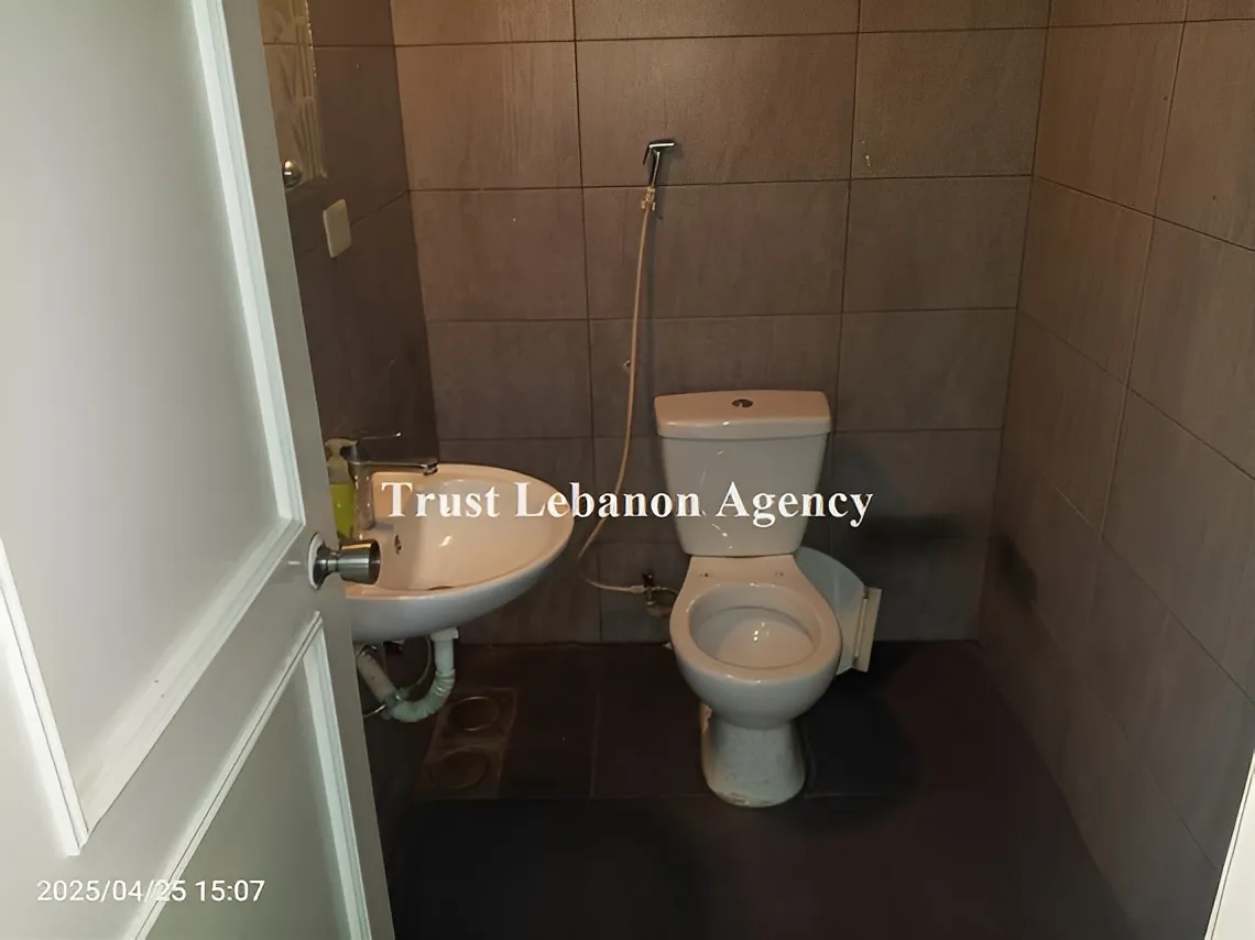 Office for rent in Hamra