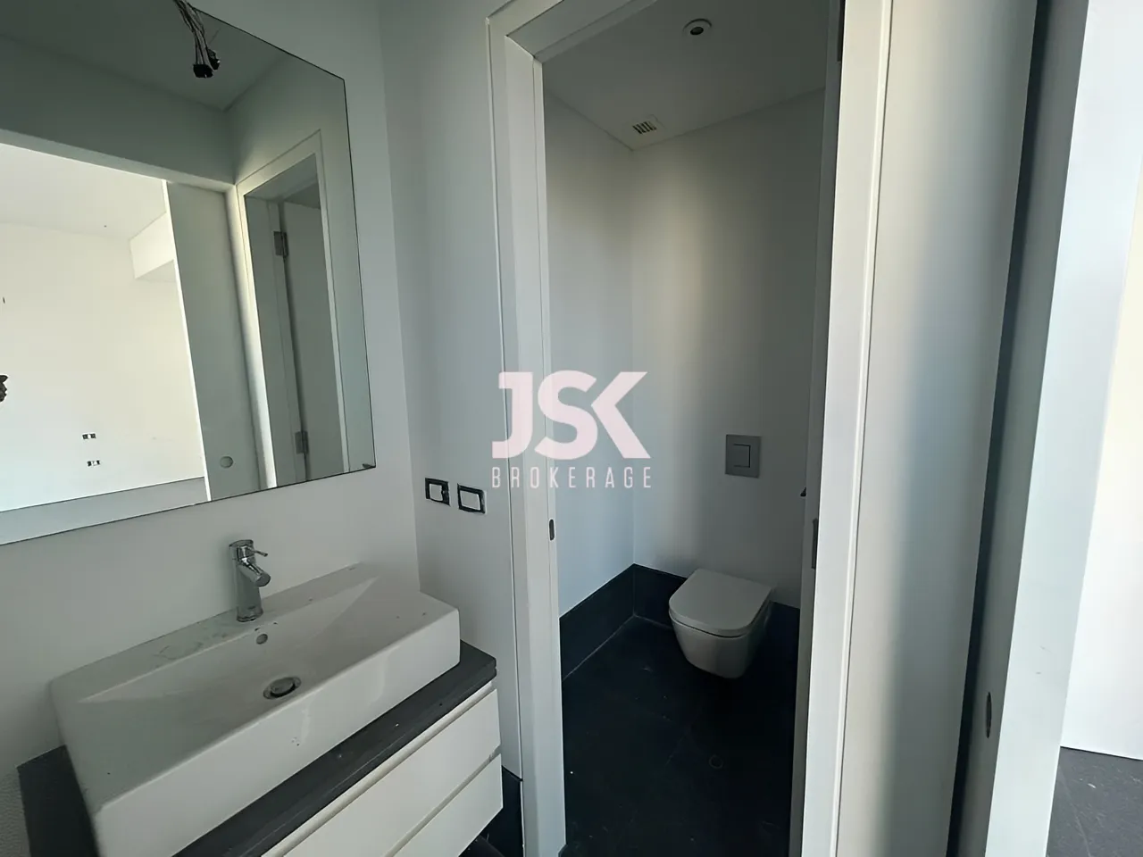 Apartment for Sale in Saifi Village