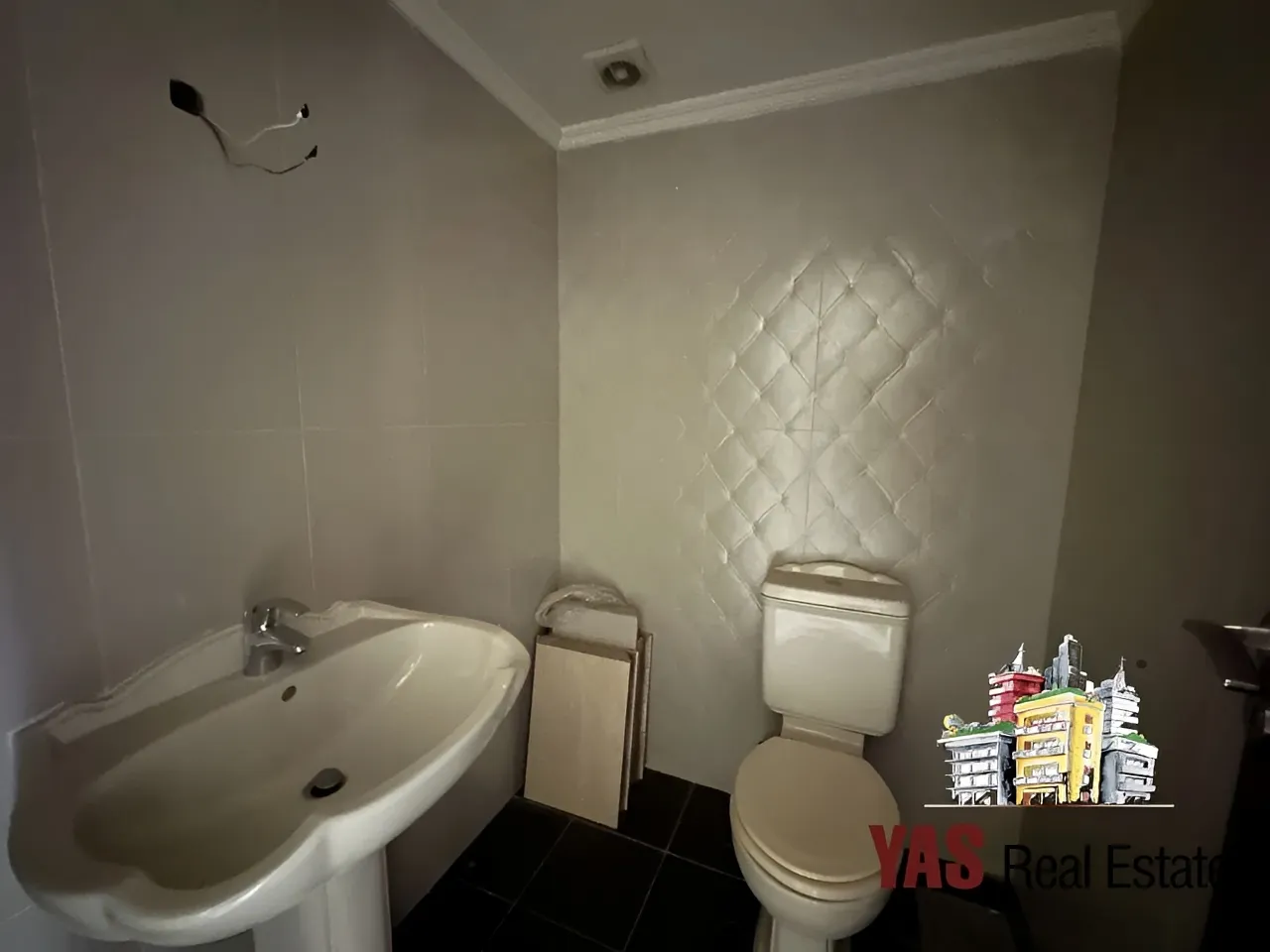 Apartment for Sale in Ballouneh