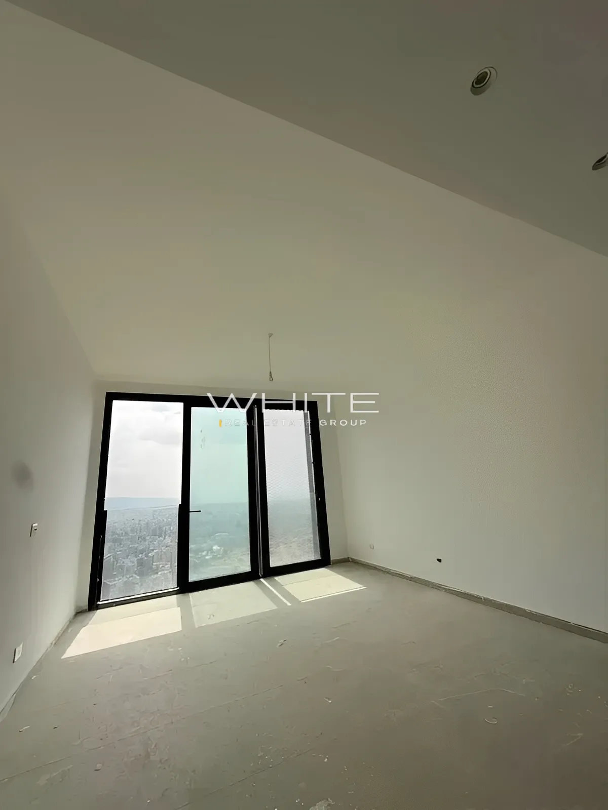 Apartment for Sale in Achrafieh - 1 bed, 2 bath