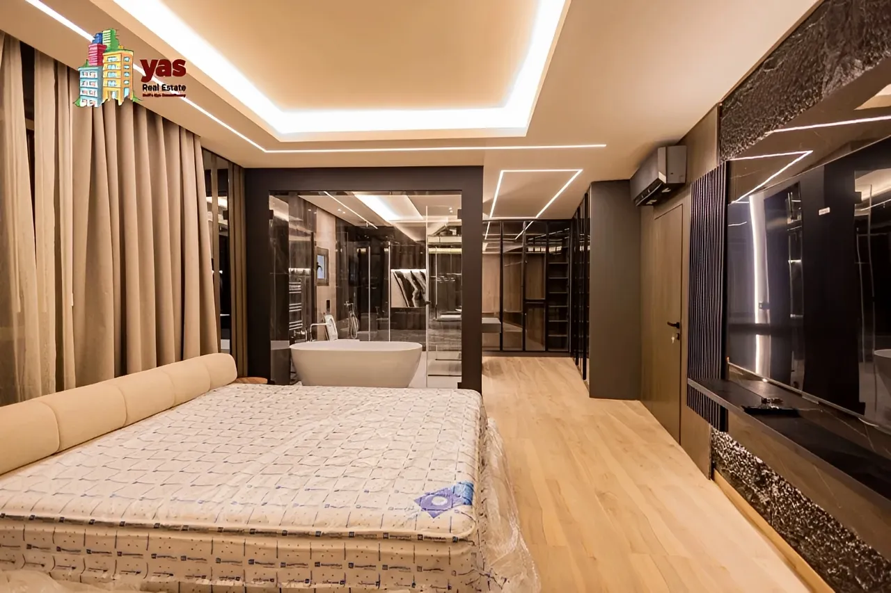 Villa for Sale in Ballouneh