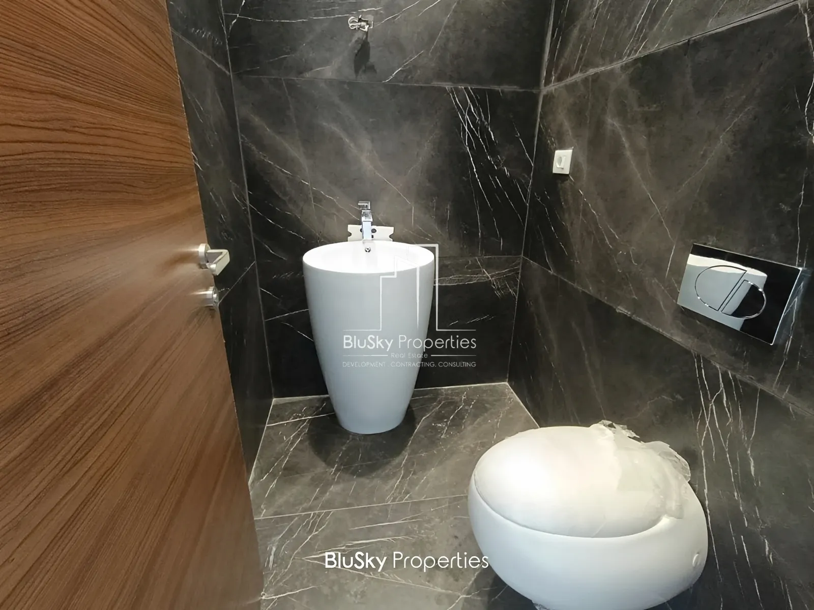 Apartment for Sale in Blat