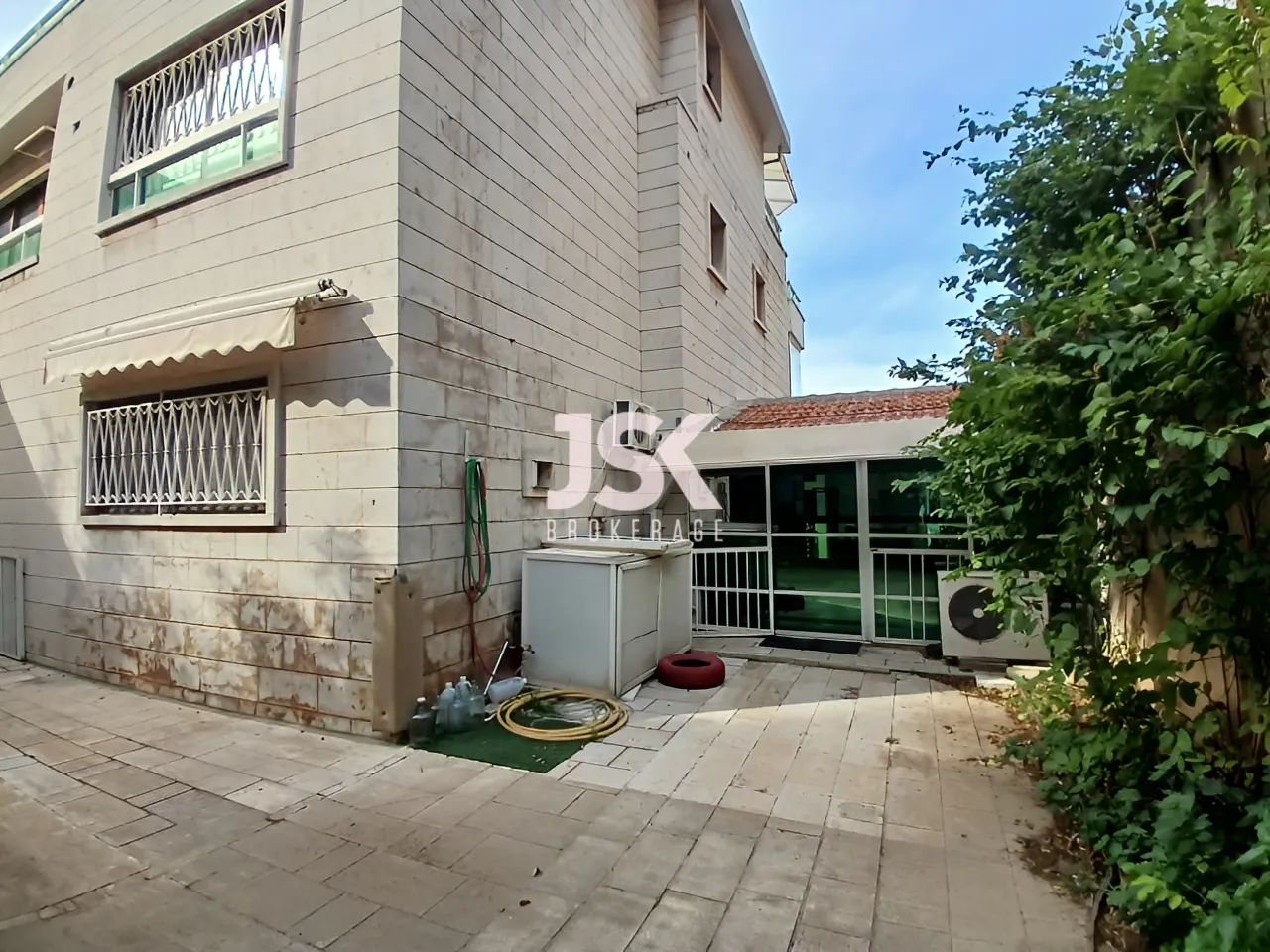 Villa for Sale in Naqqache