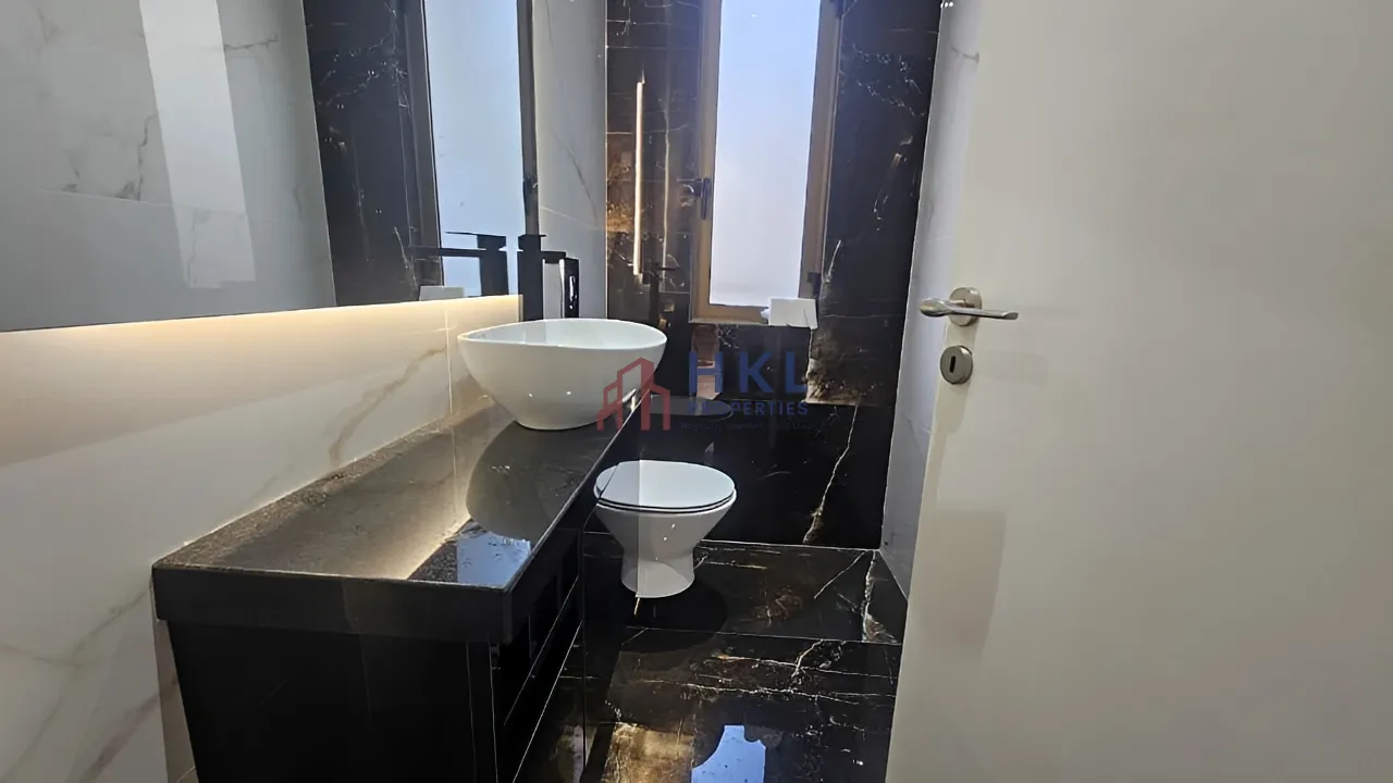 Apartment for rent in Achrafieh, Beirut, Lebanon - 4 bed, 4 bath