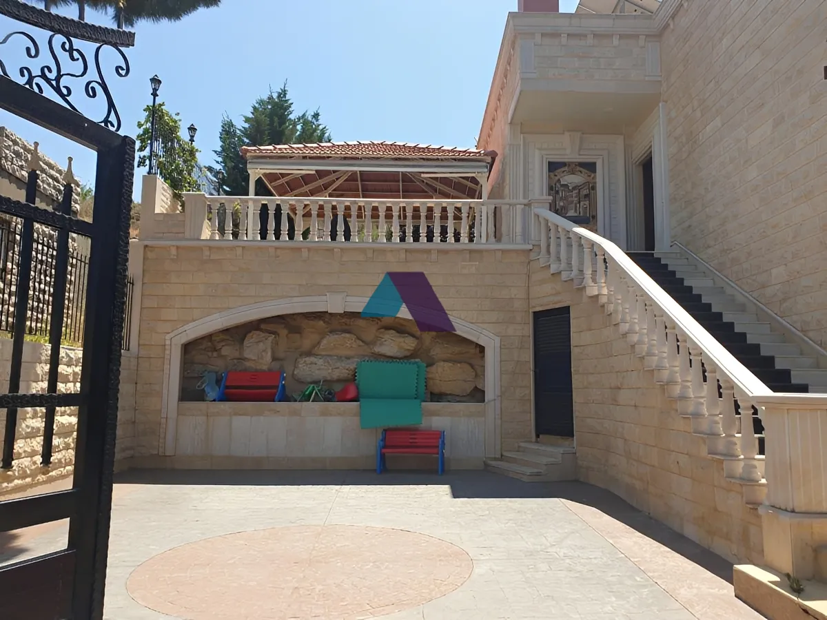 Villa for Sale in Aley