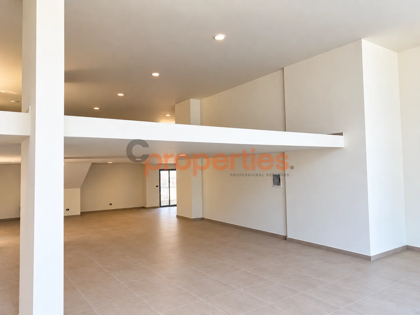 Showroom for Sale in Mansourieh