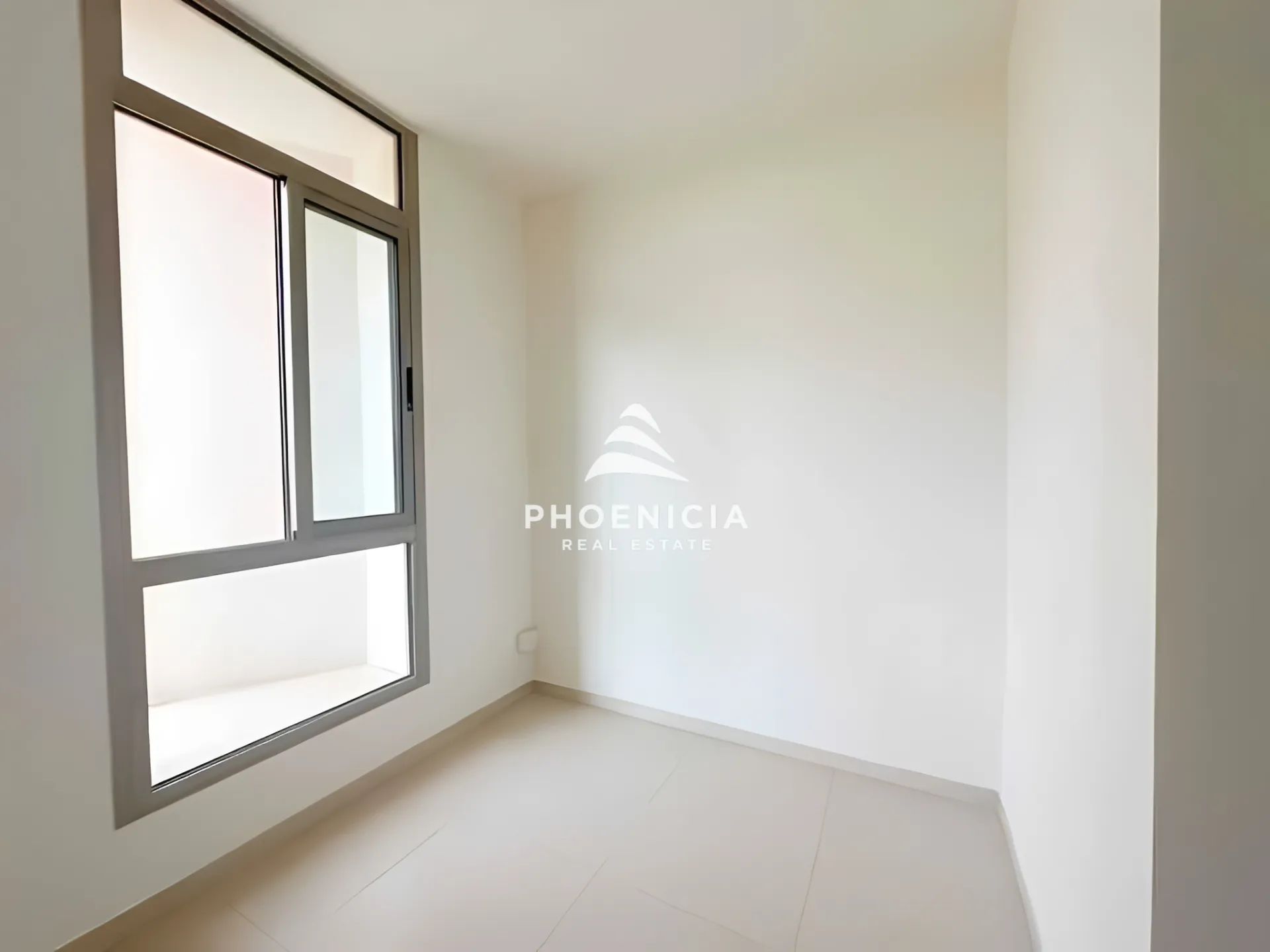 Shop for sale in Amchit Main Rd، Aamchit, Lebanon