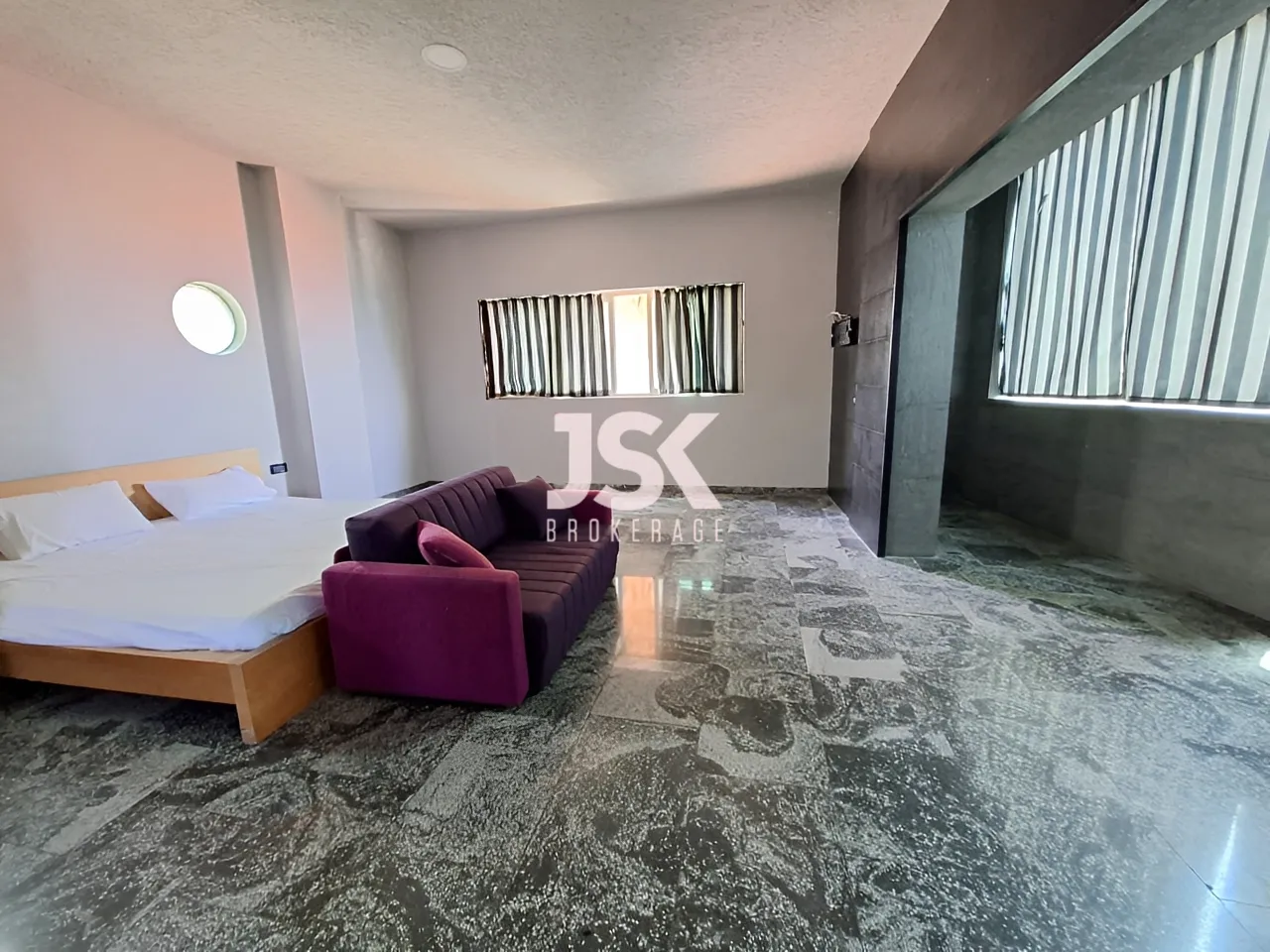 Restaurant for Sale in Halat