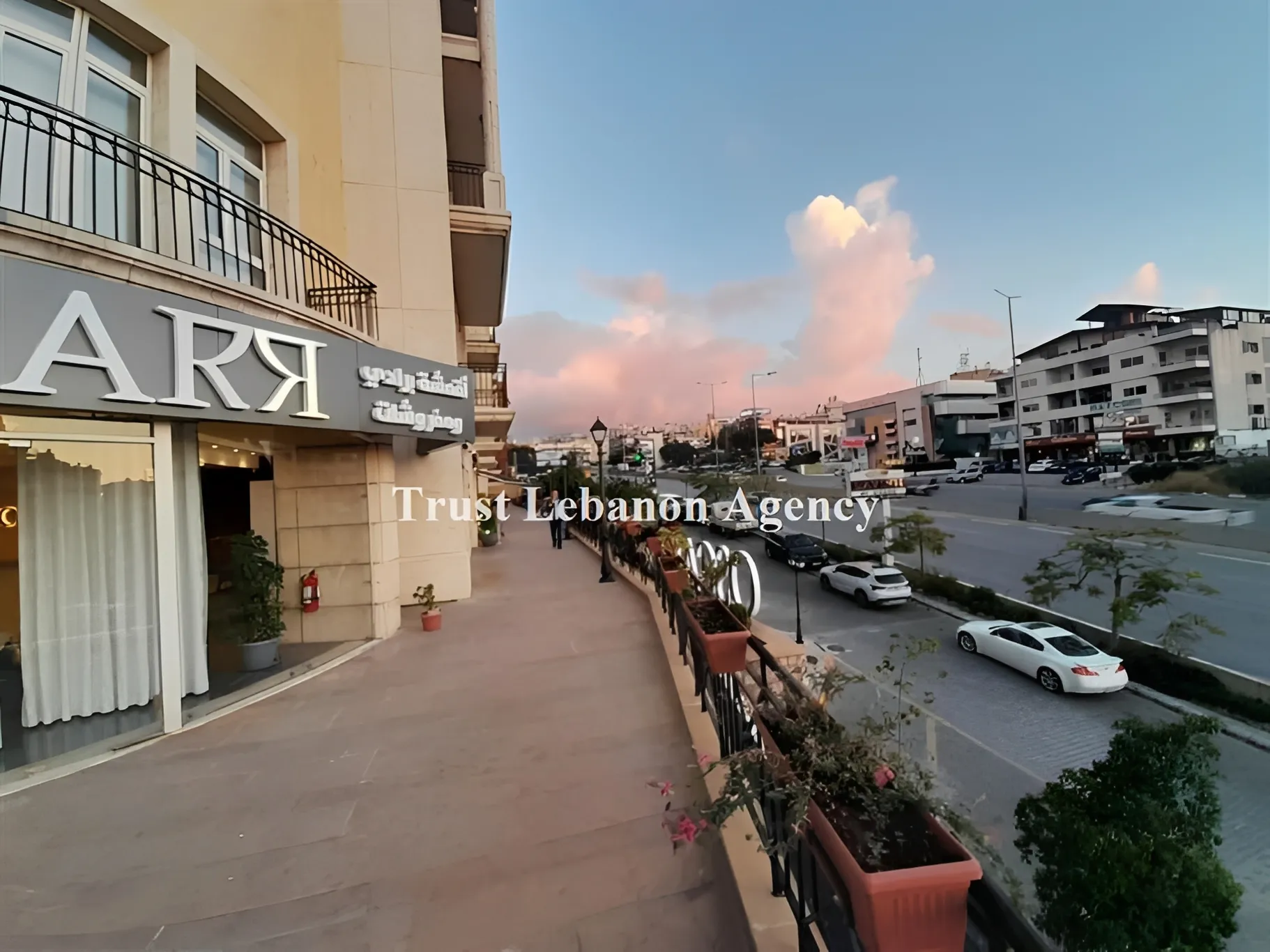 Commercial Property For Rent in Baabda, Hazmieh