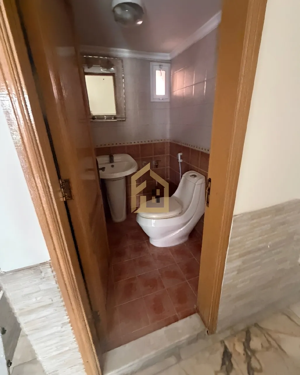 Apartment for rent in Zarif, Bayrut, Lebanon - 3 bed, 3 bath