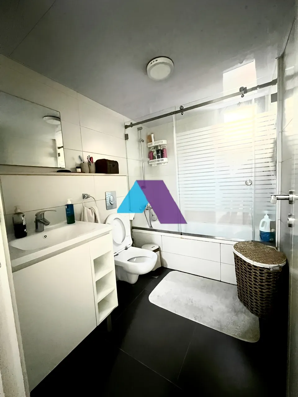 Apartment for Sale in Ain el remmeneh, baabda