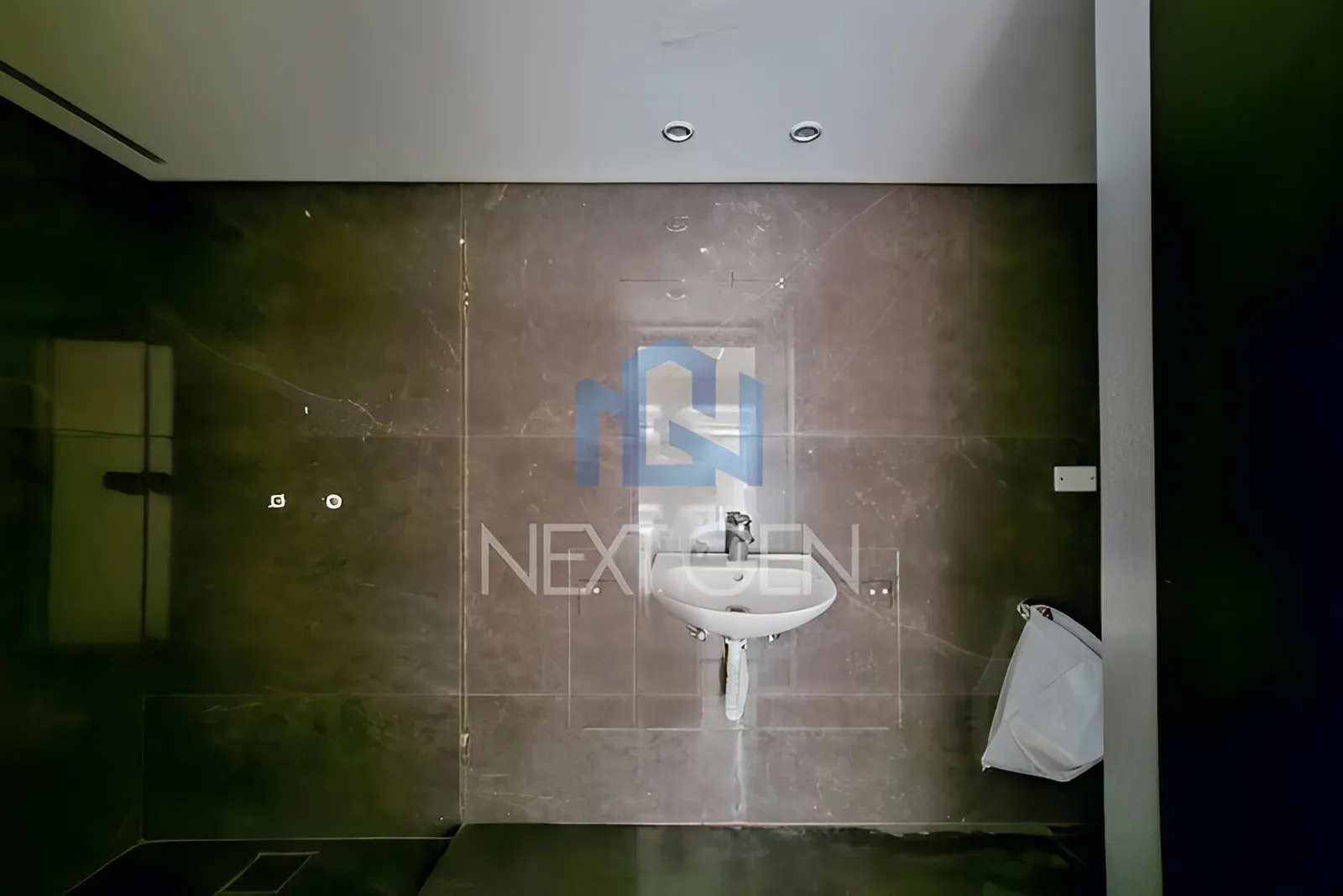 Shop for rent in Downtown
