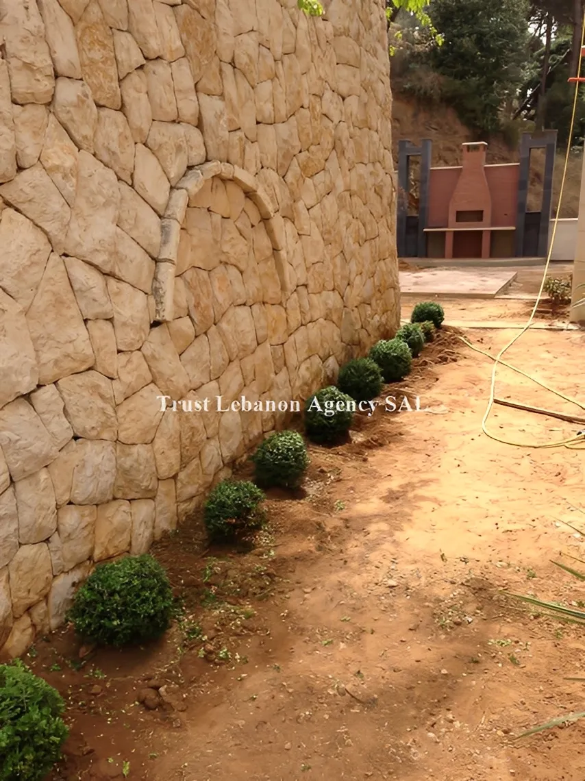 Villa for Sale in Baabda, Araya