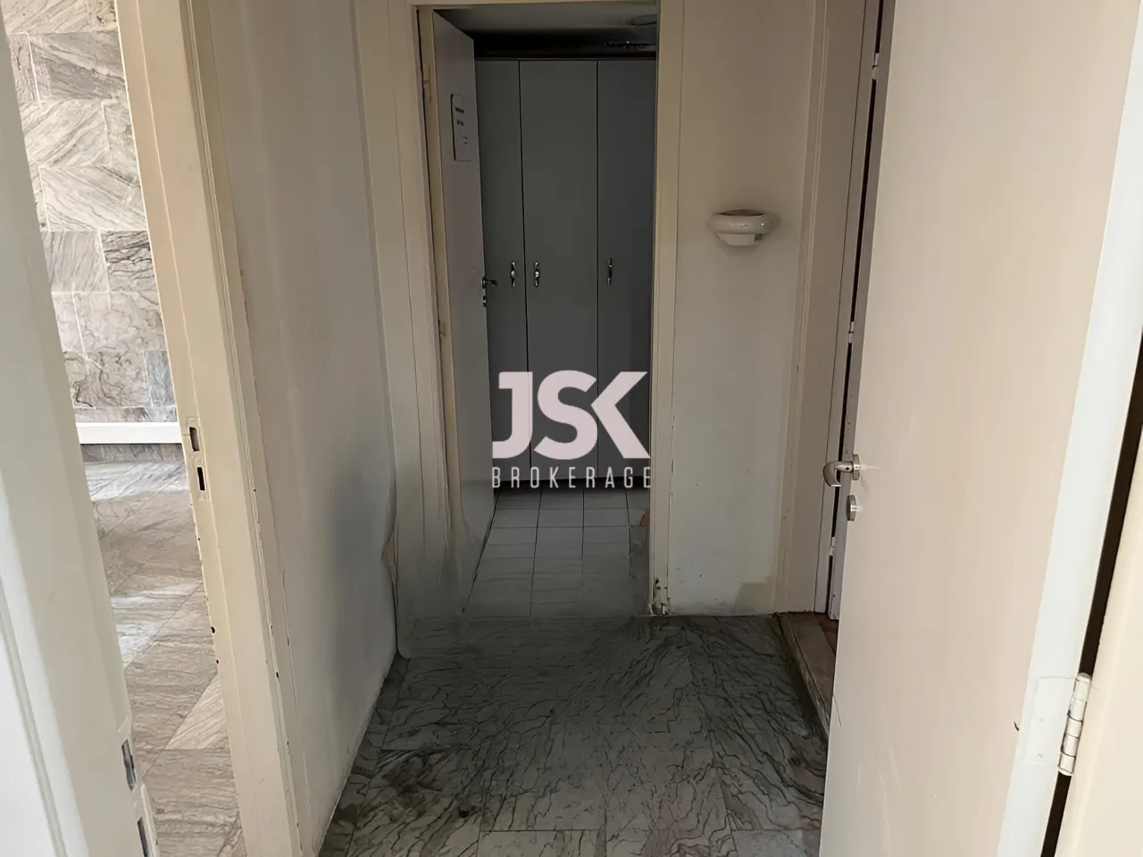Office for Rent in Ras